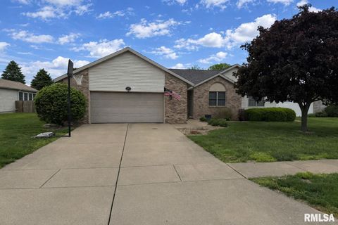 Photo of 1423 REDWOOD Drive, Chatham, IL 62629 (MLS # CA1043351)