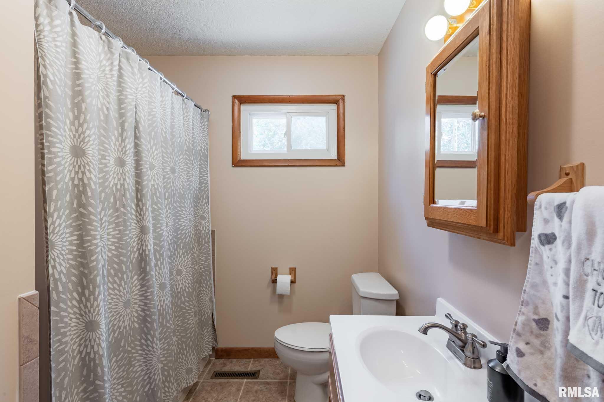 324 N Broadway, Goreville, Illinois image 19