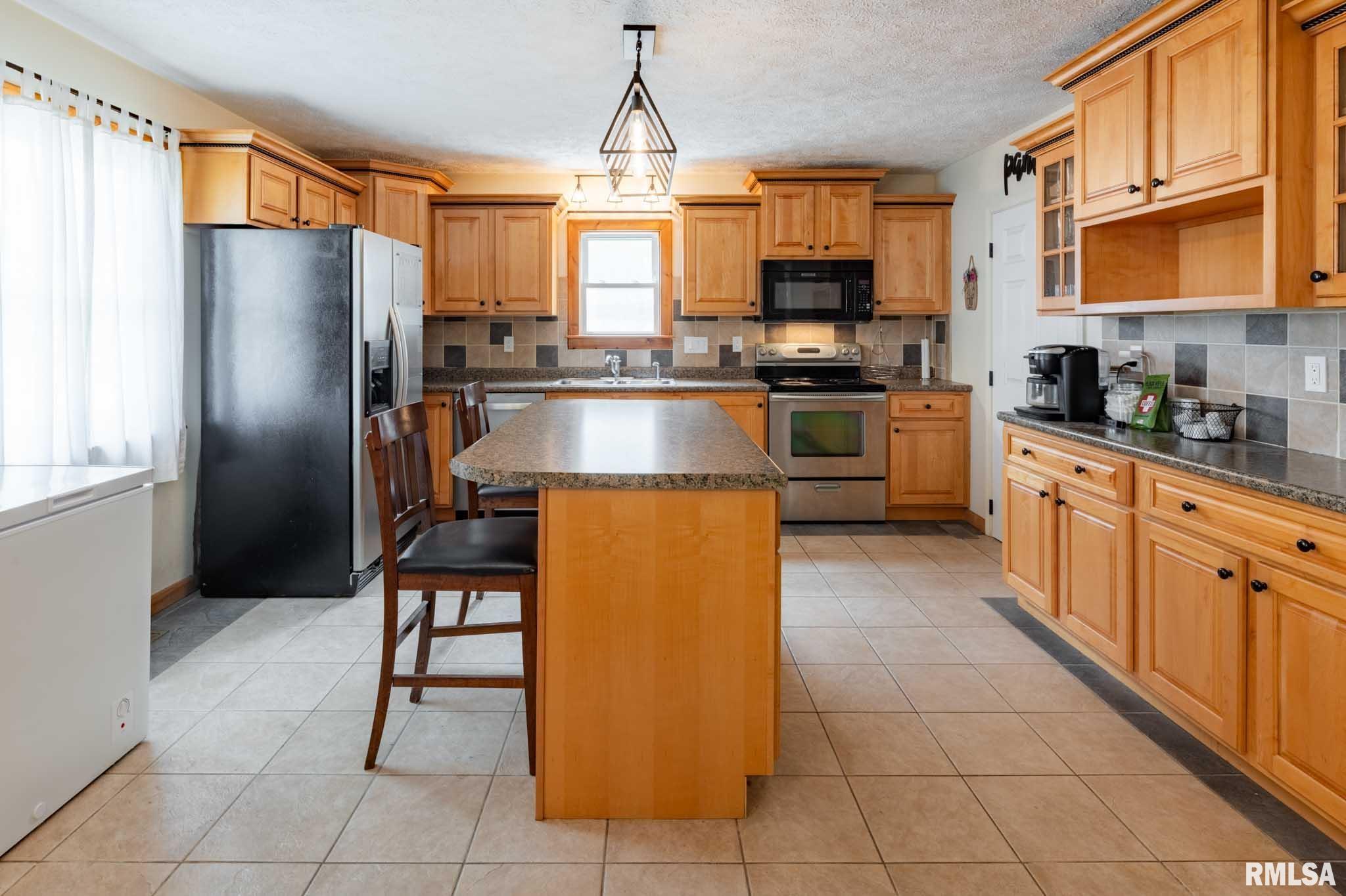324 N Broadway, Goreville, Illinois image 6
