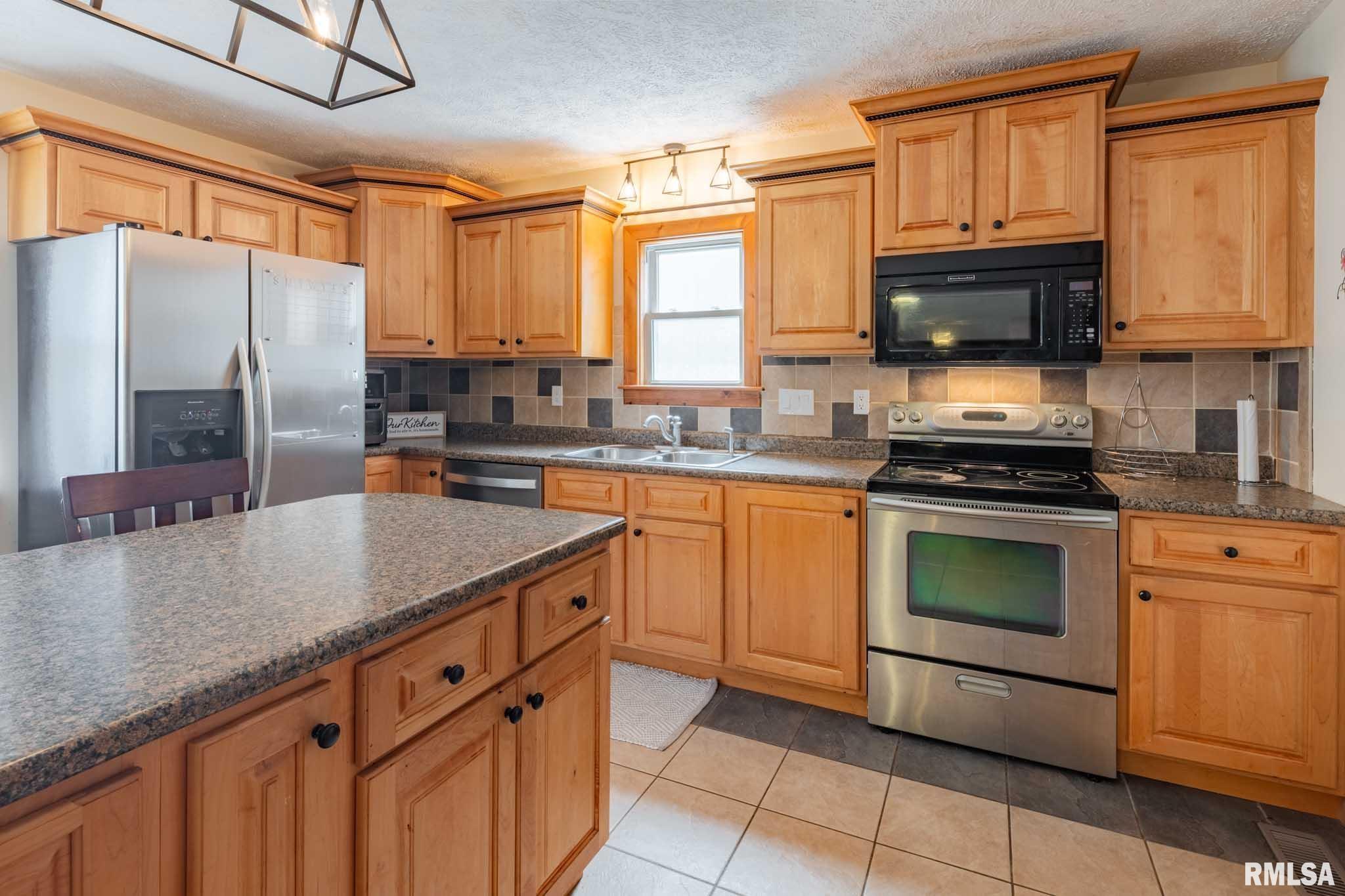 324 N Broadway, Goreville, Illinois image 7