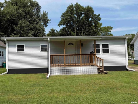 Homes For Sale - 720 E Carroll Street<br/> Macomb, IL 61455