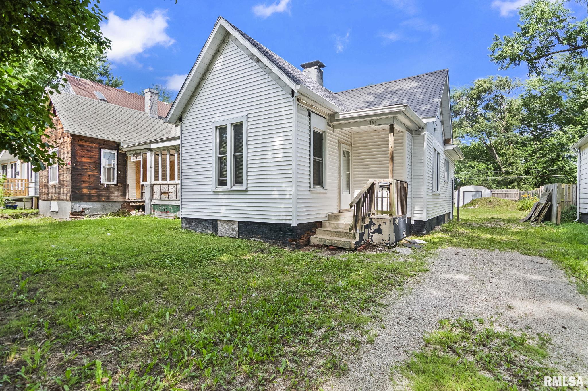Photo 1 of 24 — 1164 N 3RD Street, Springfield, IL 62702