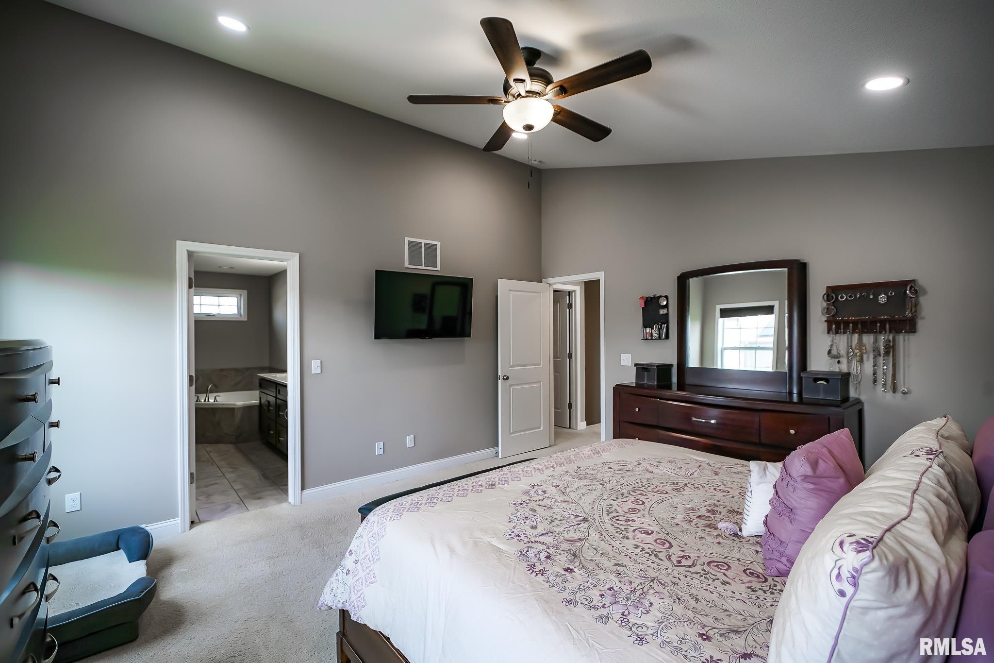11401 N Sycamore Creek Drive, Dunlap, Illinois image 41