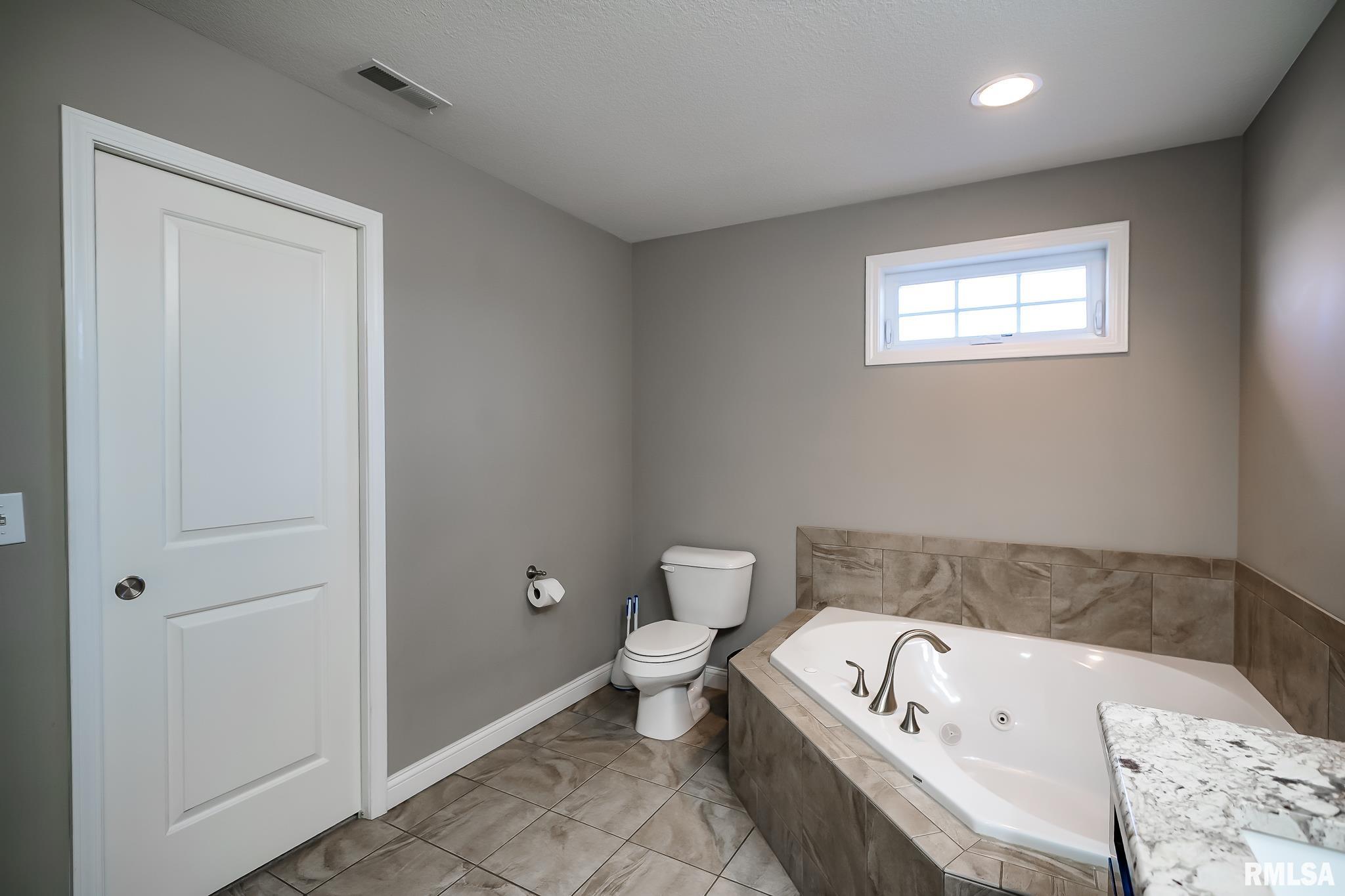 11401 N Sycamore Creek Drive, Dunlap, Illinois image 50
