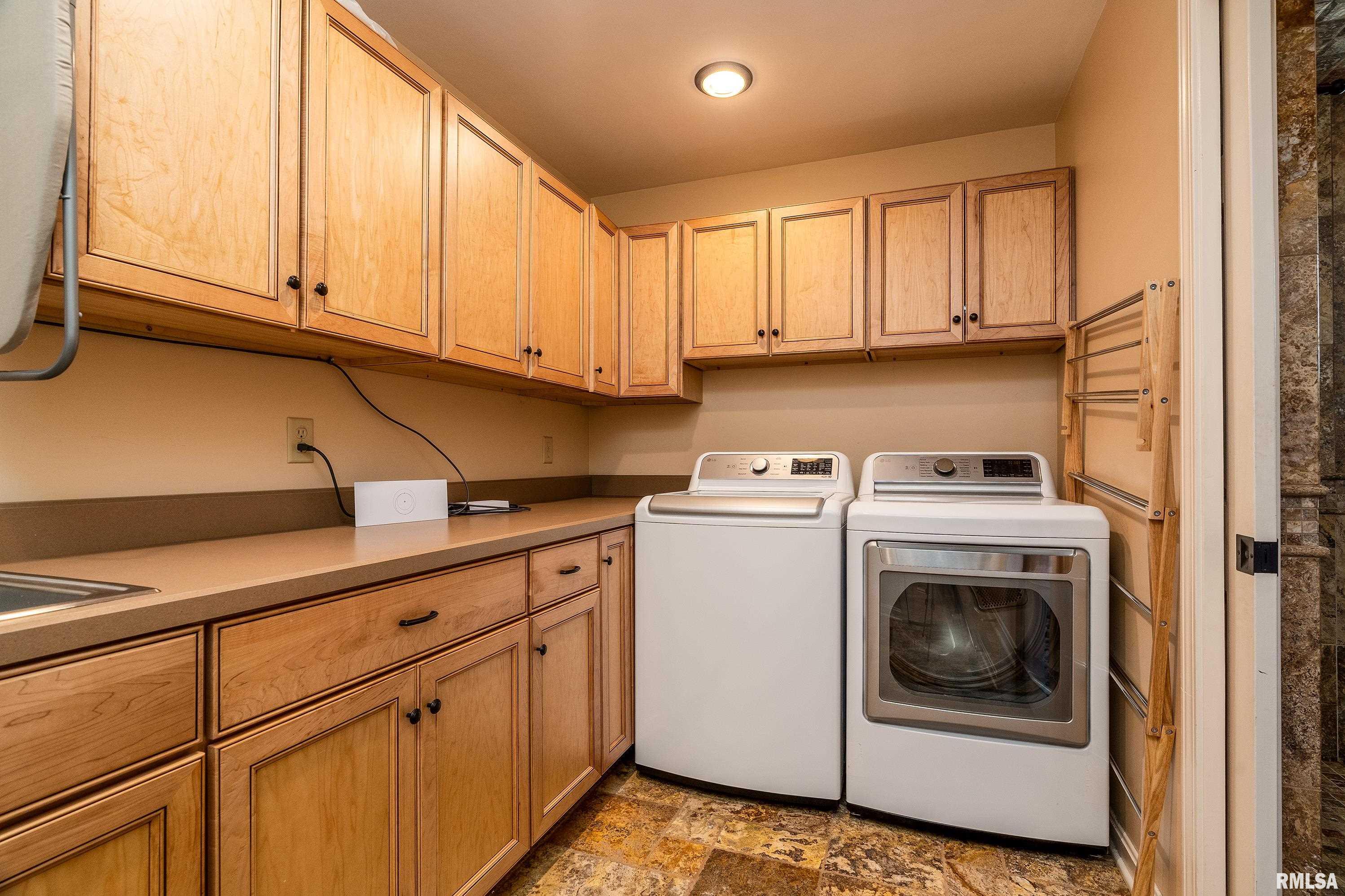 9 White Deer Run, Makanda, Illinois image 33