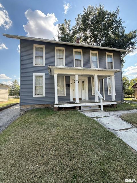 Homes For Sale - 423 W Calhoun Street<br/> Macomb, IL 61455