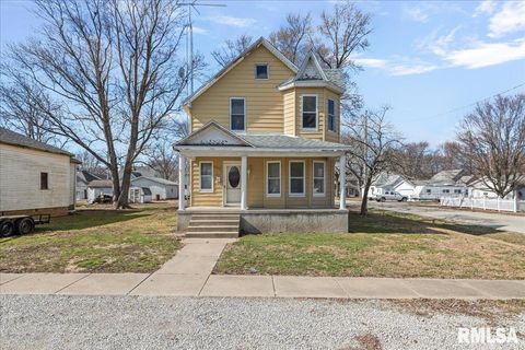 Homes For Sale - 600 Sanford Avenue<br/> Montgomery County, Nokomis, IL 62075