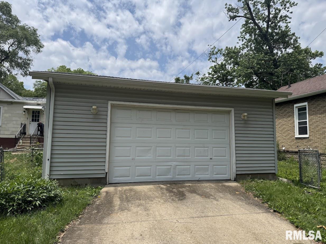 2918 NE Madison Avenue, Peoria, Illinois image 2