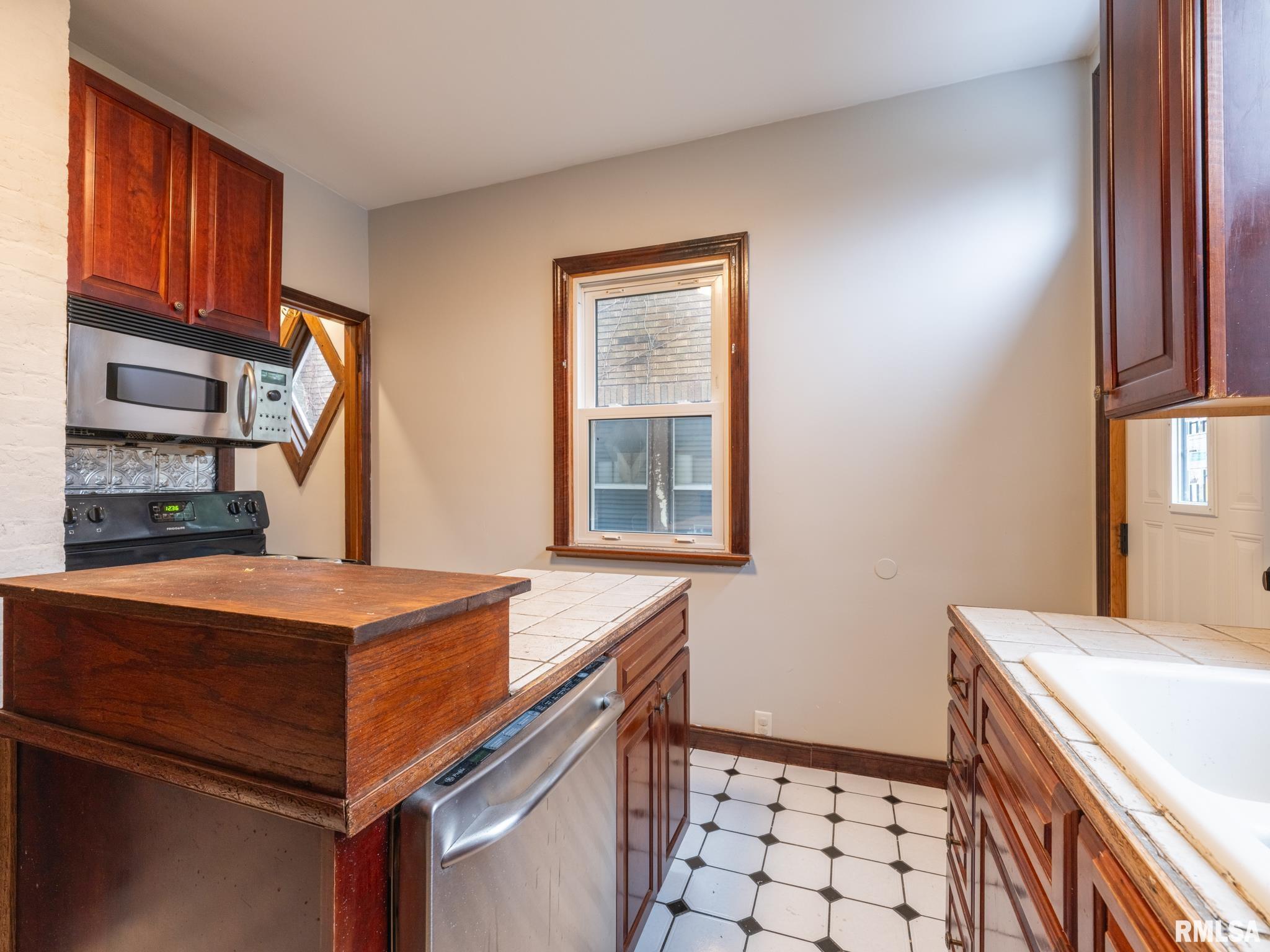 943 NE Glen Oak Avenue, Peoria, Illinois image 42