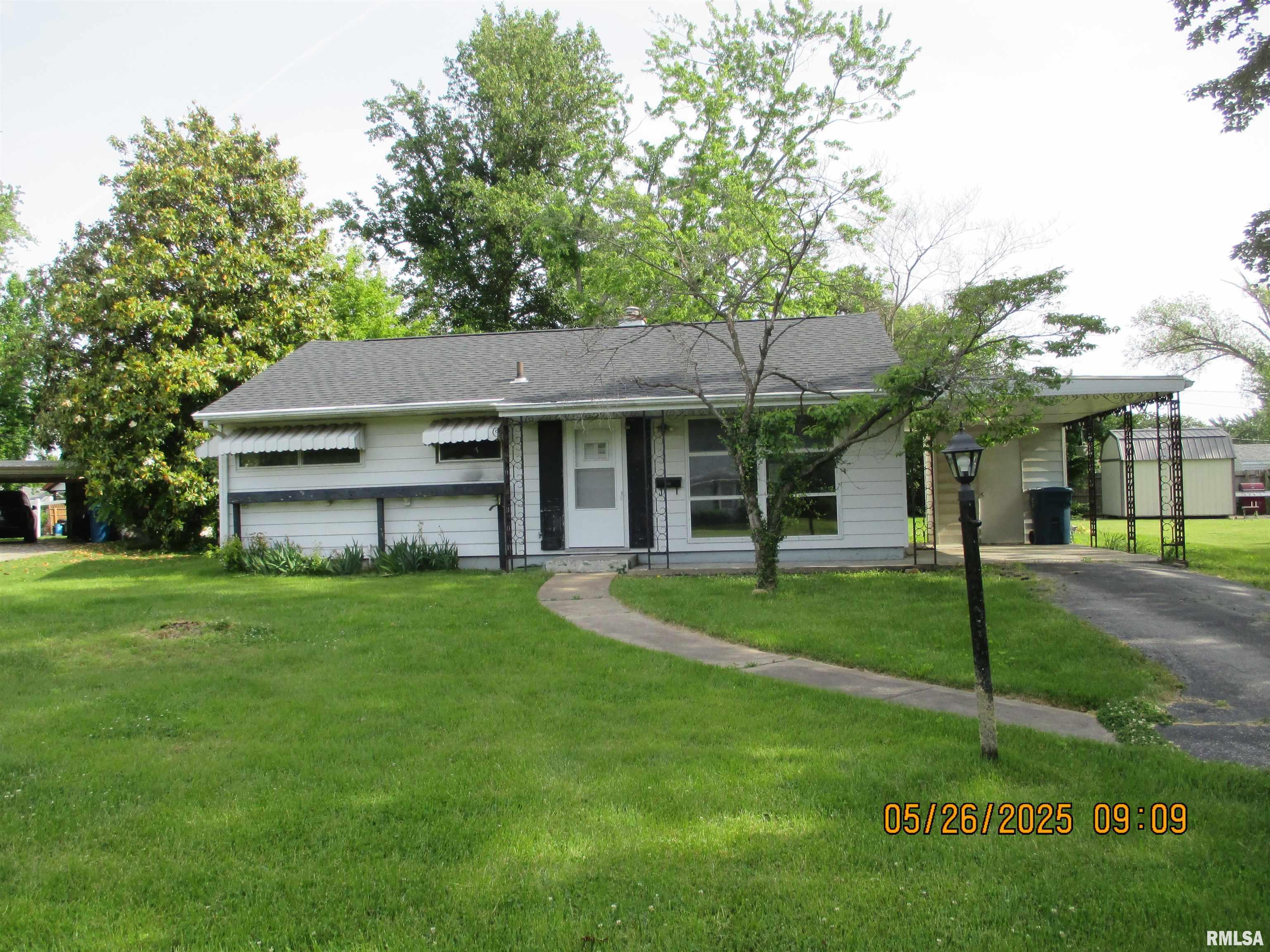 44 S Edgewood Lane, Centralia, Illinois image 1