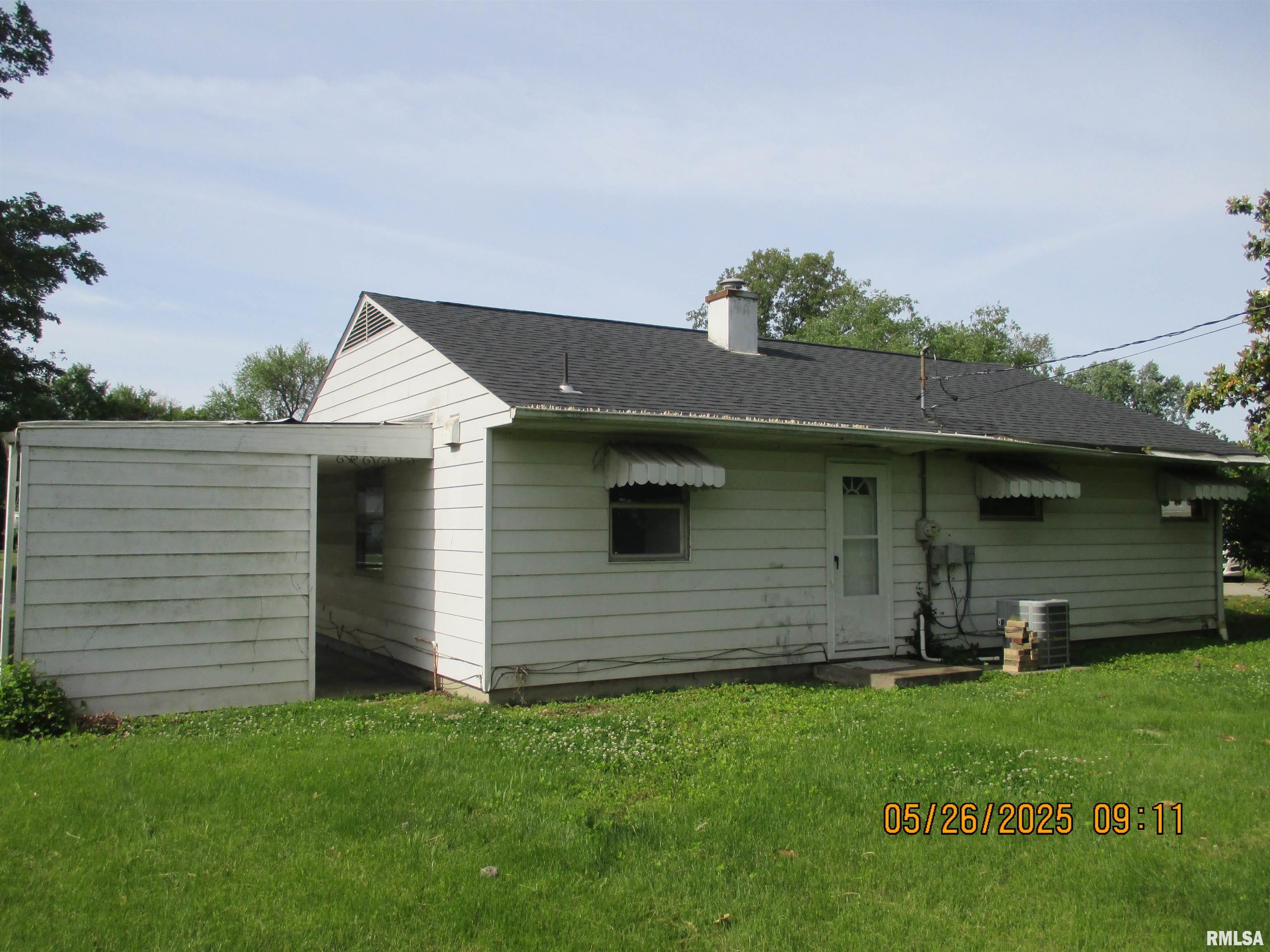 44 S Edgewood Lane, Centralia, Illinois image 2