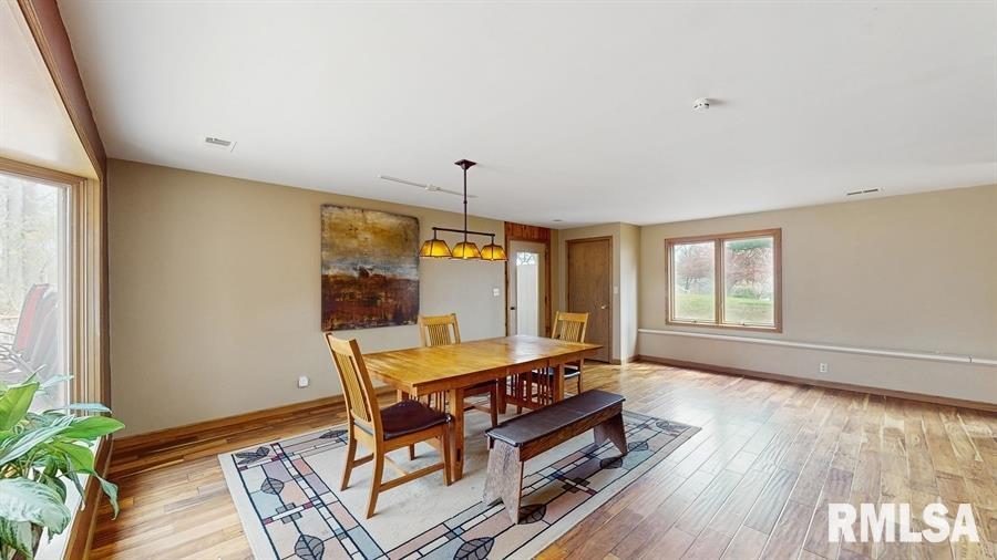 1229 35th Avenue, Moline, Illinois image 6