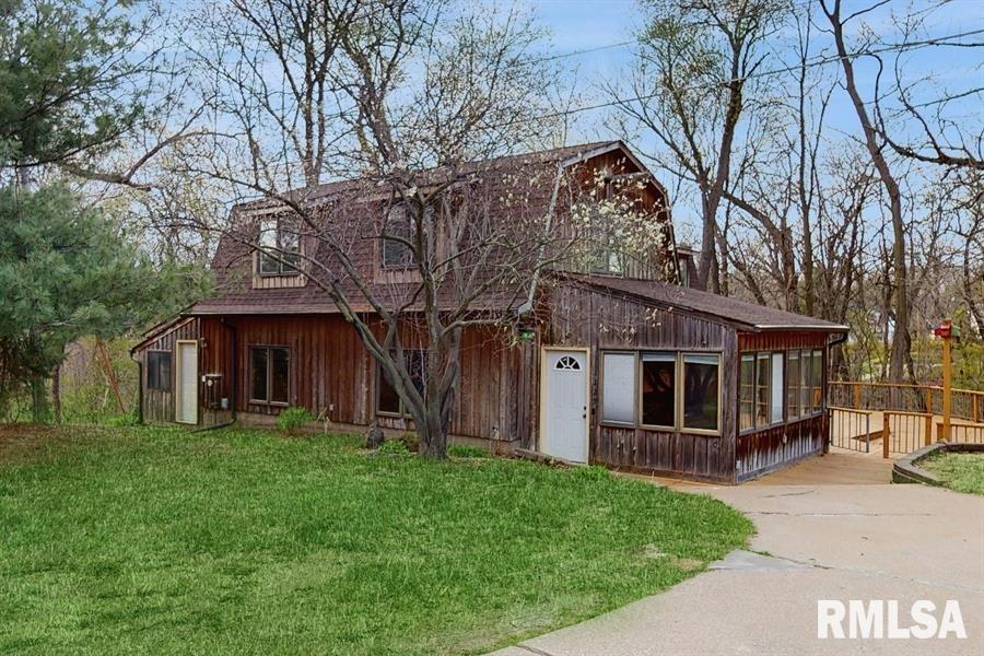 1229 35th Avenue, Moline, Illinois image 2