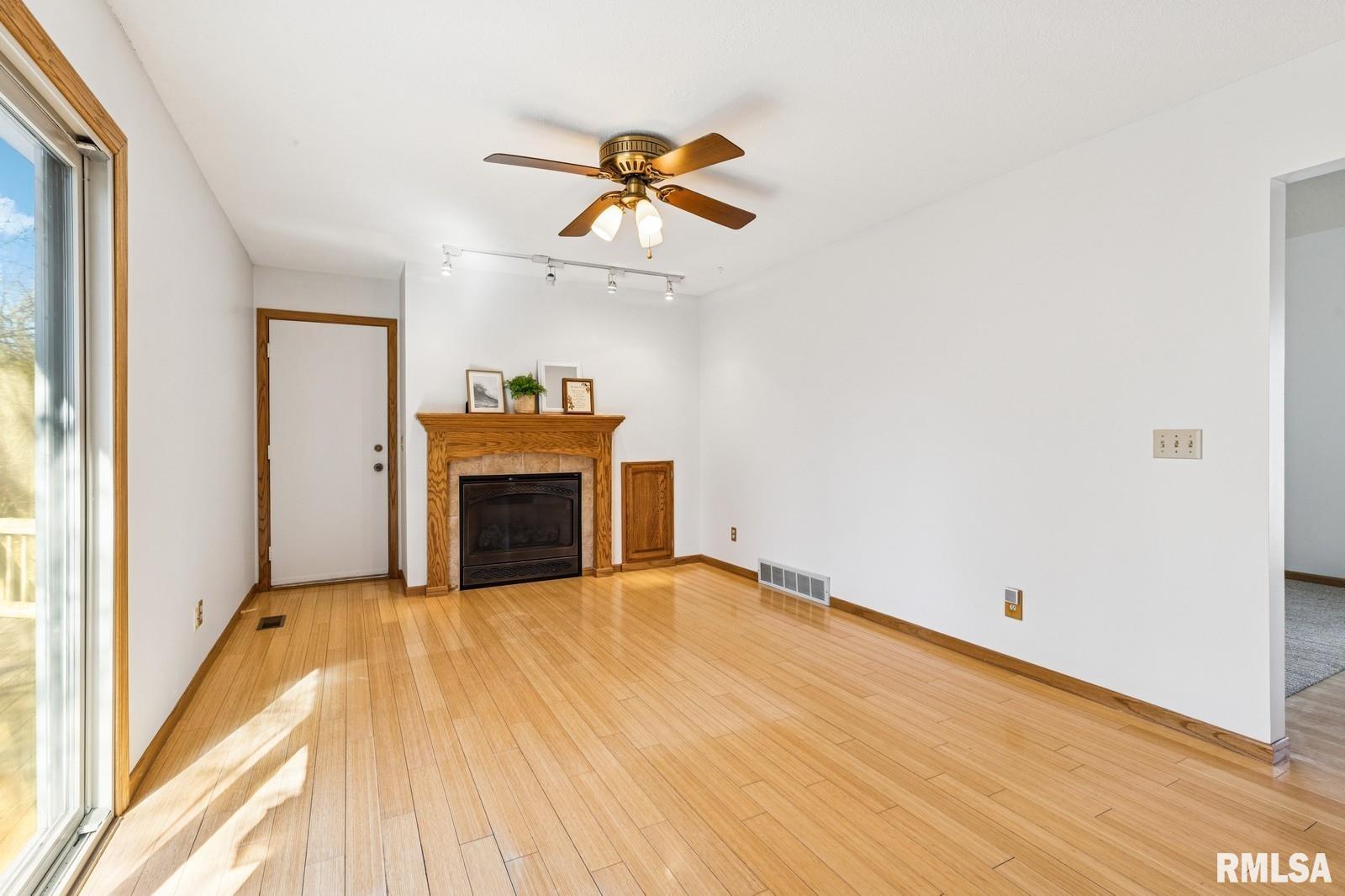 4260 Winston Place, Bettendorf, Iowa image 8