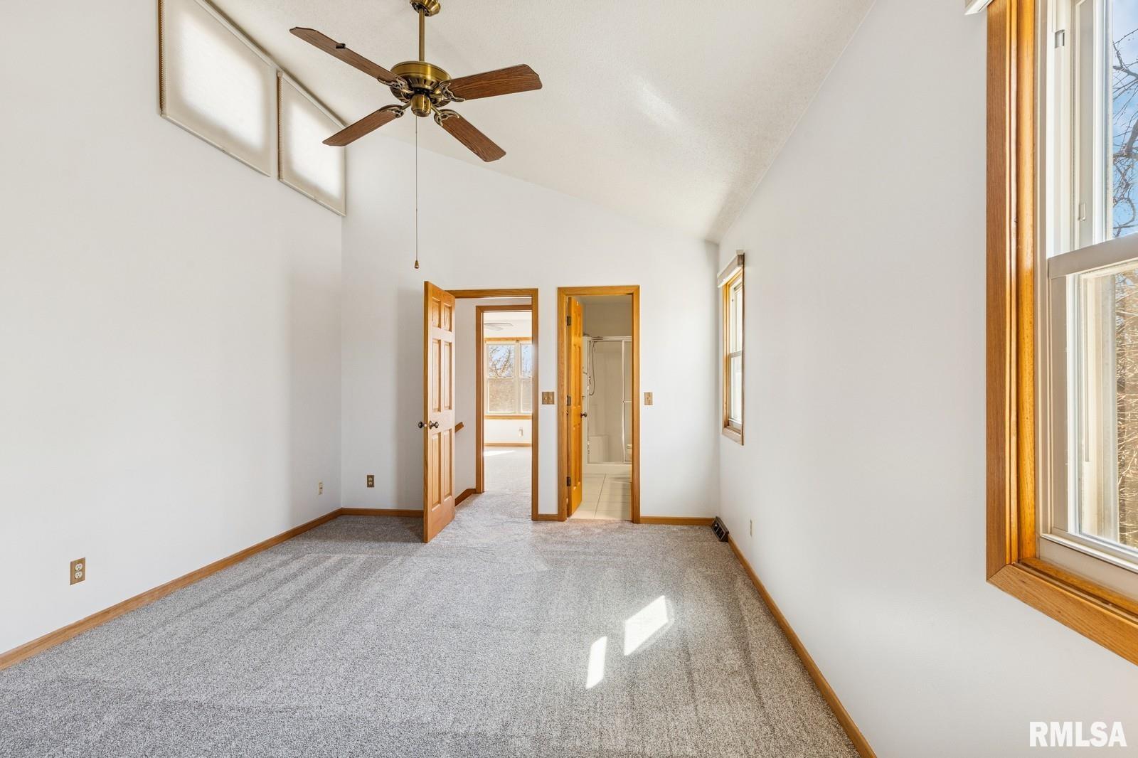 4260 Winston Place, Bettendorf, Iowa image 17