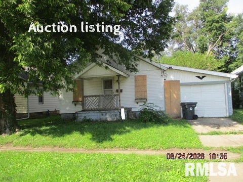 Homes For Sale - 807 S 13th Street<br/> Pekin, IL 61554