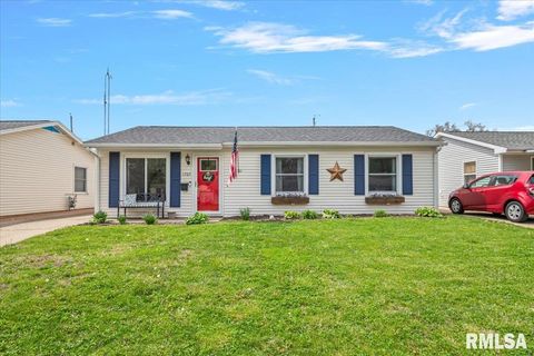 Photo of 1705 FAIRFIELD Drive, Springfield, IL 62702 (MLS # CA1043023)