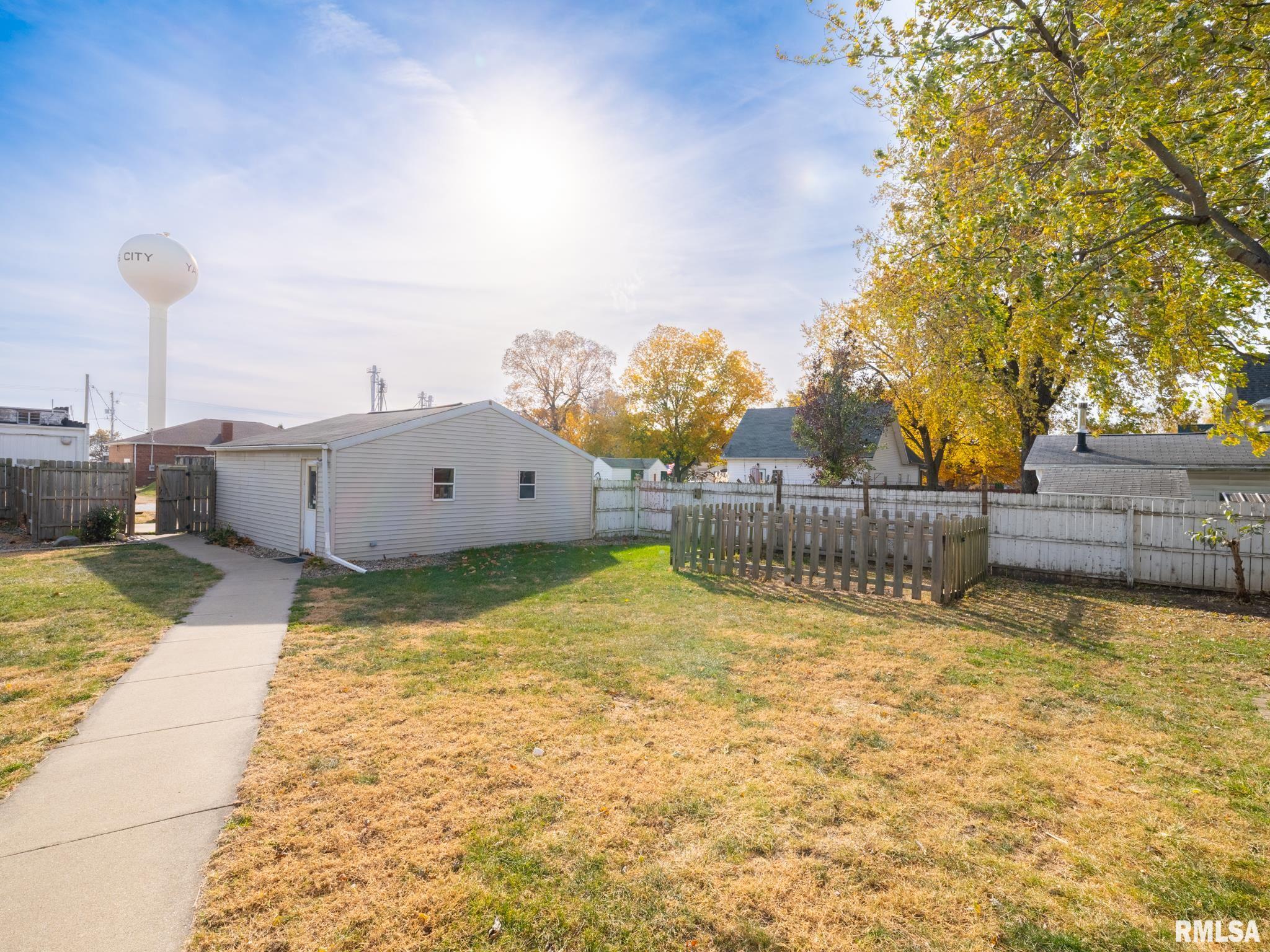 106 W Bishop Street, Yates City, Illinois image 38