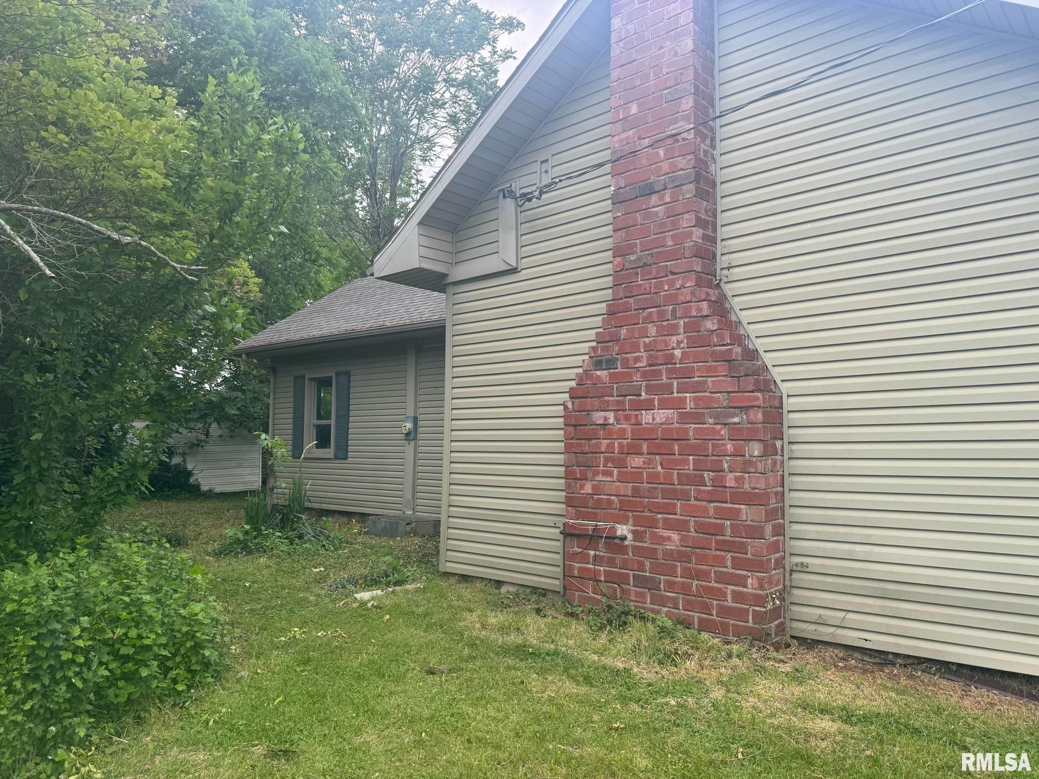 501 N Commercial Street, Benton, Illinois image 36