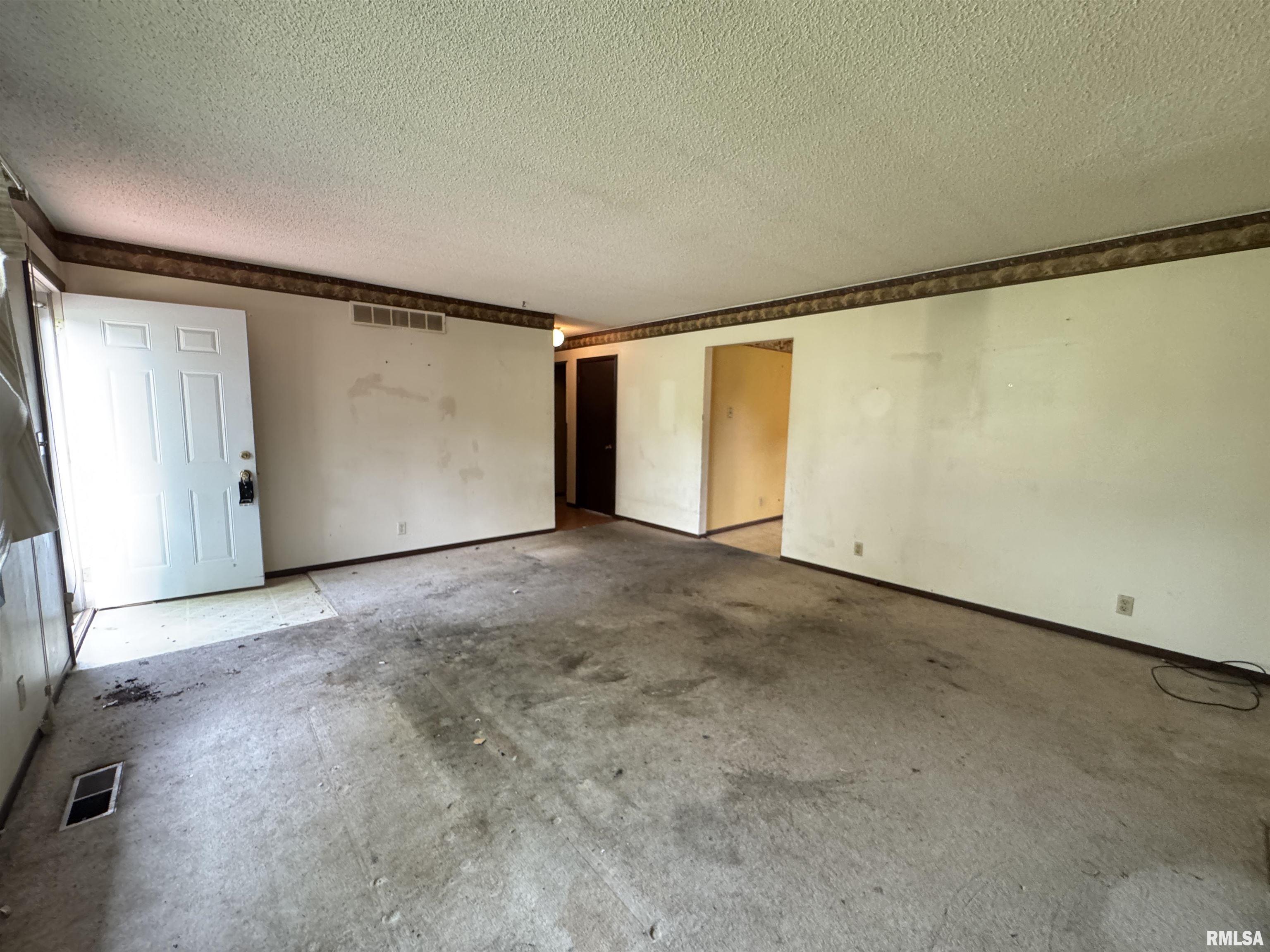4267 Evergreen Drive, Galesburg, Illinois image 8