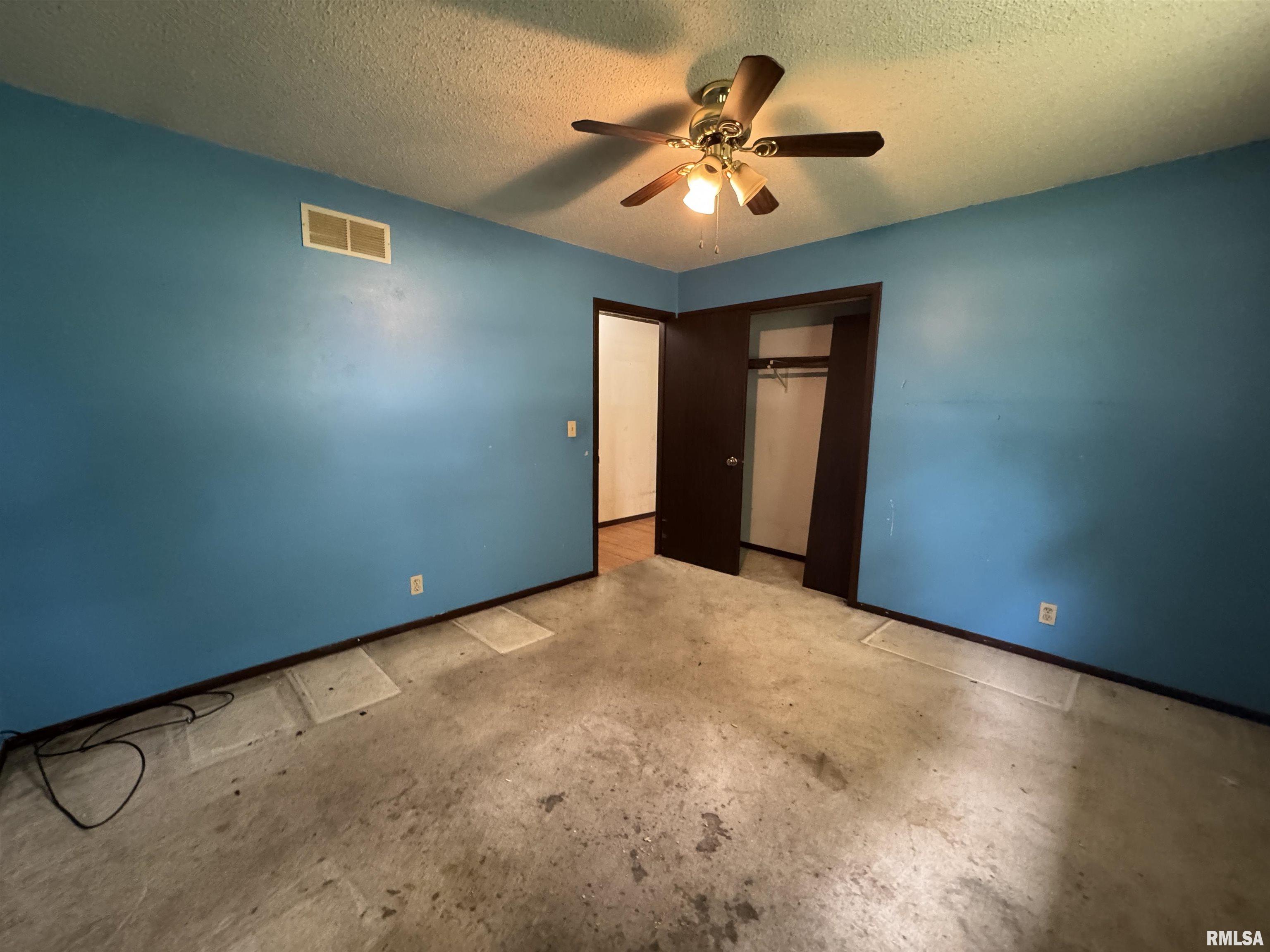 4267 Evergreen Drive, Galesburg, Illinois image 24