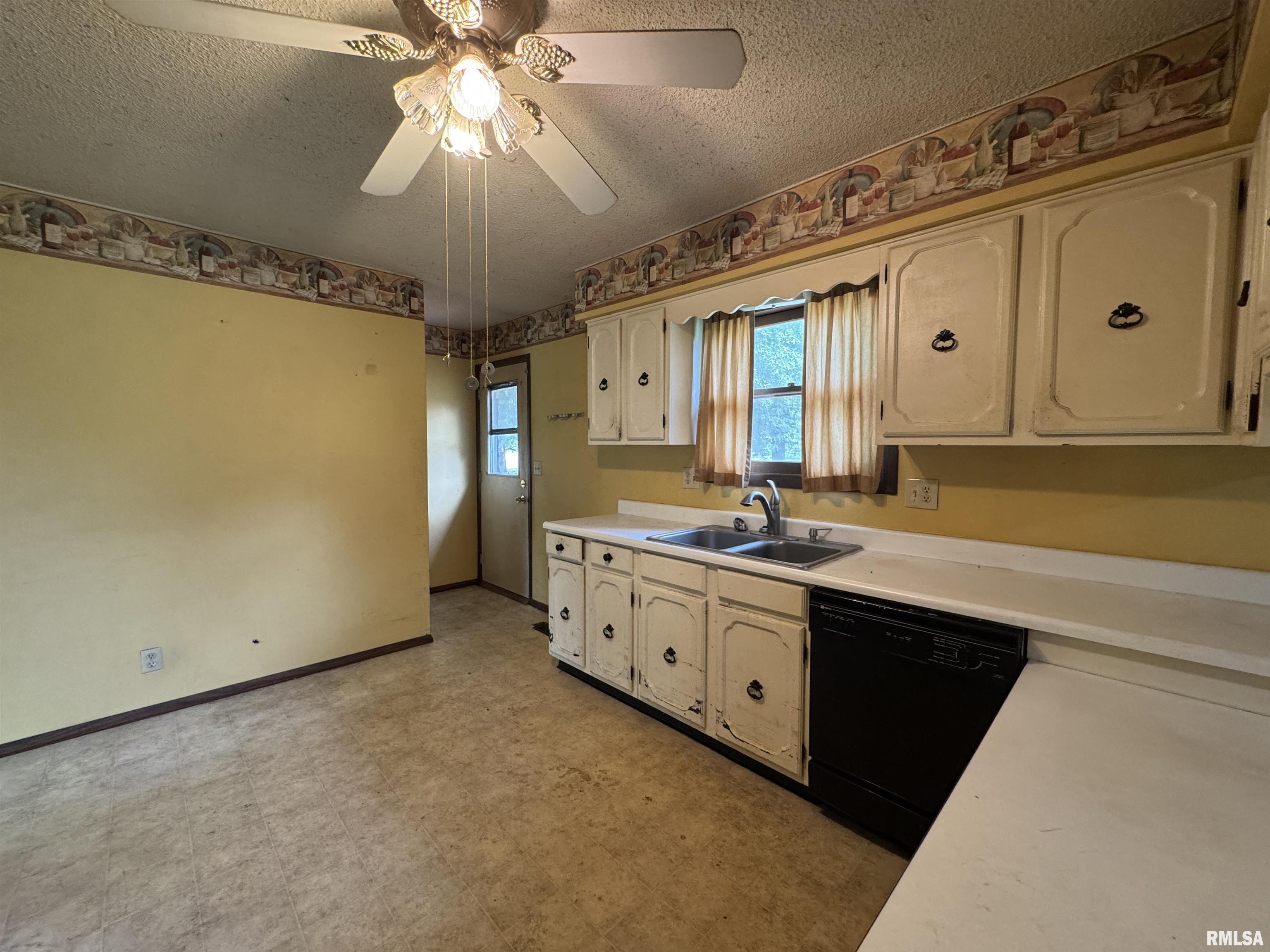 4267 Evergreen Drive, Galesburg, Illinois image 12