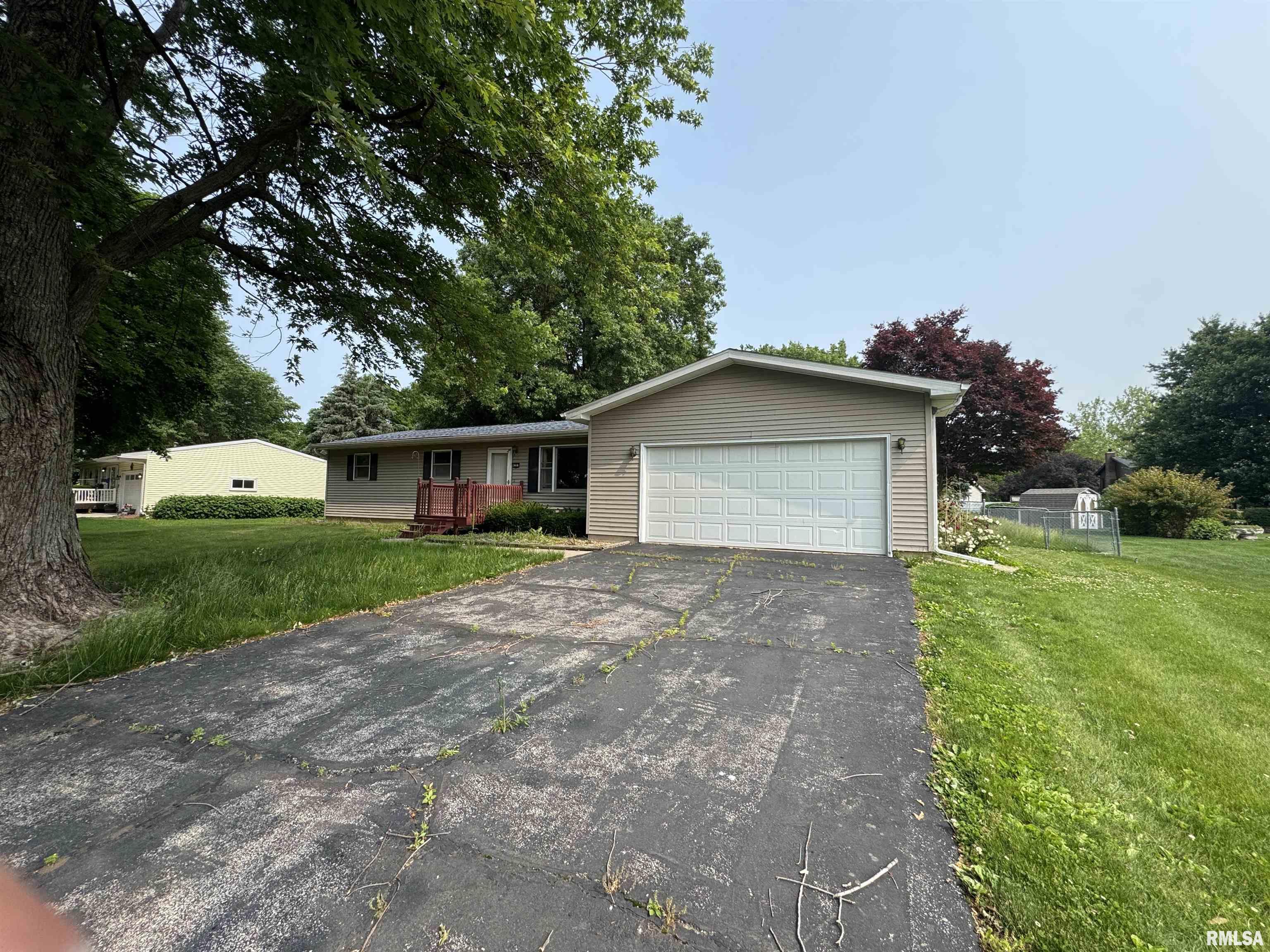 4267 Evergreen Drive, Galesburg, Illinois image 2