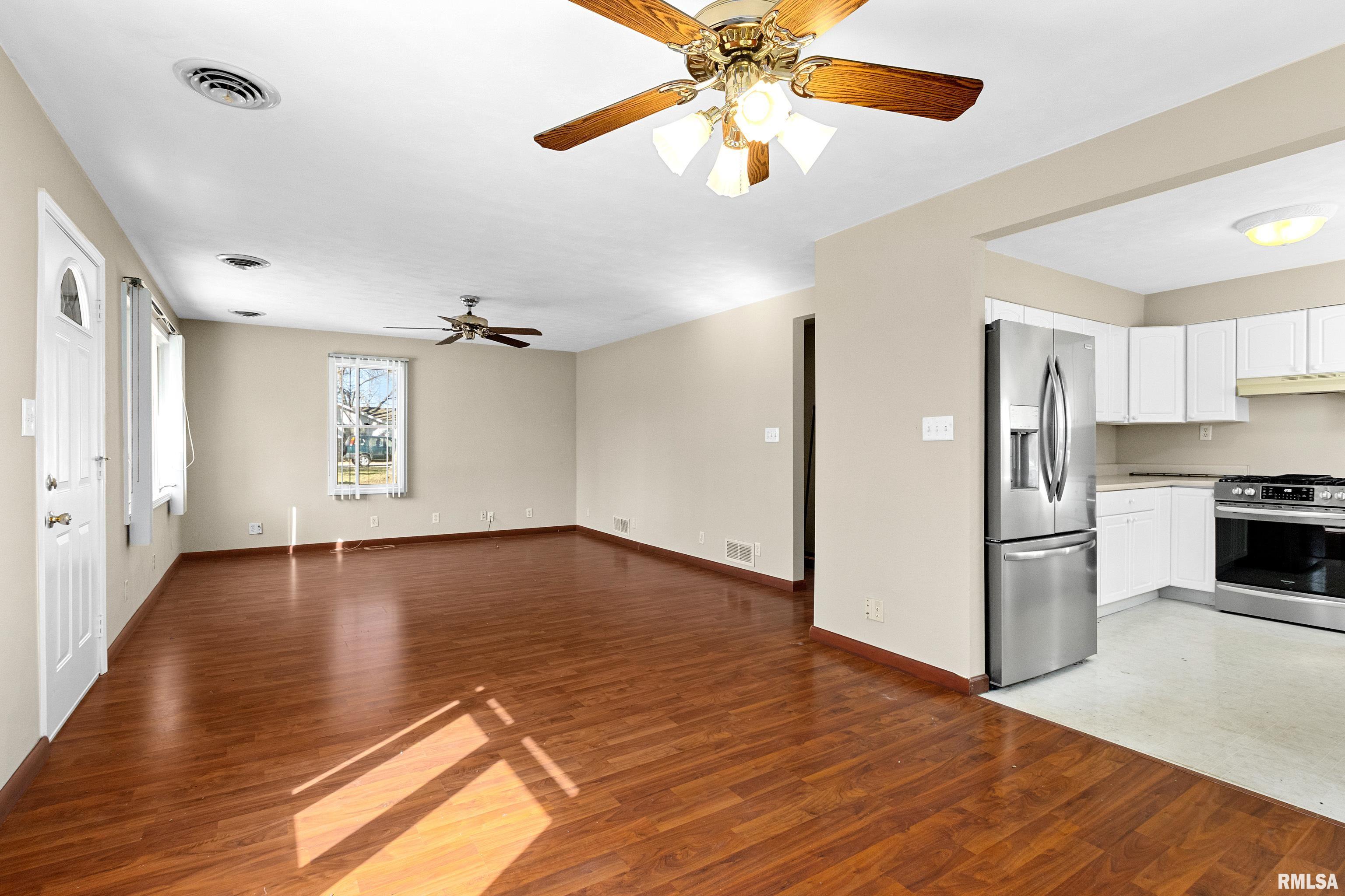 208 Gunion Avenue, Pekin, Illinois image 10