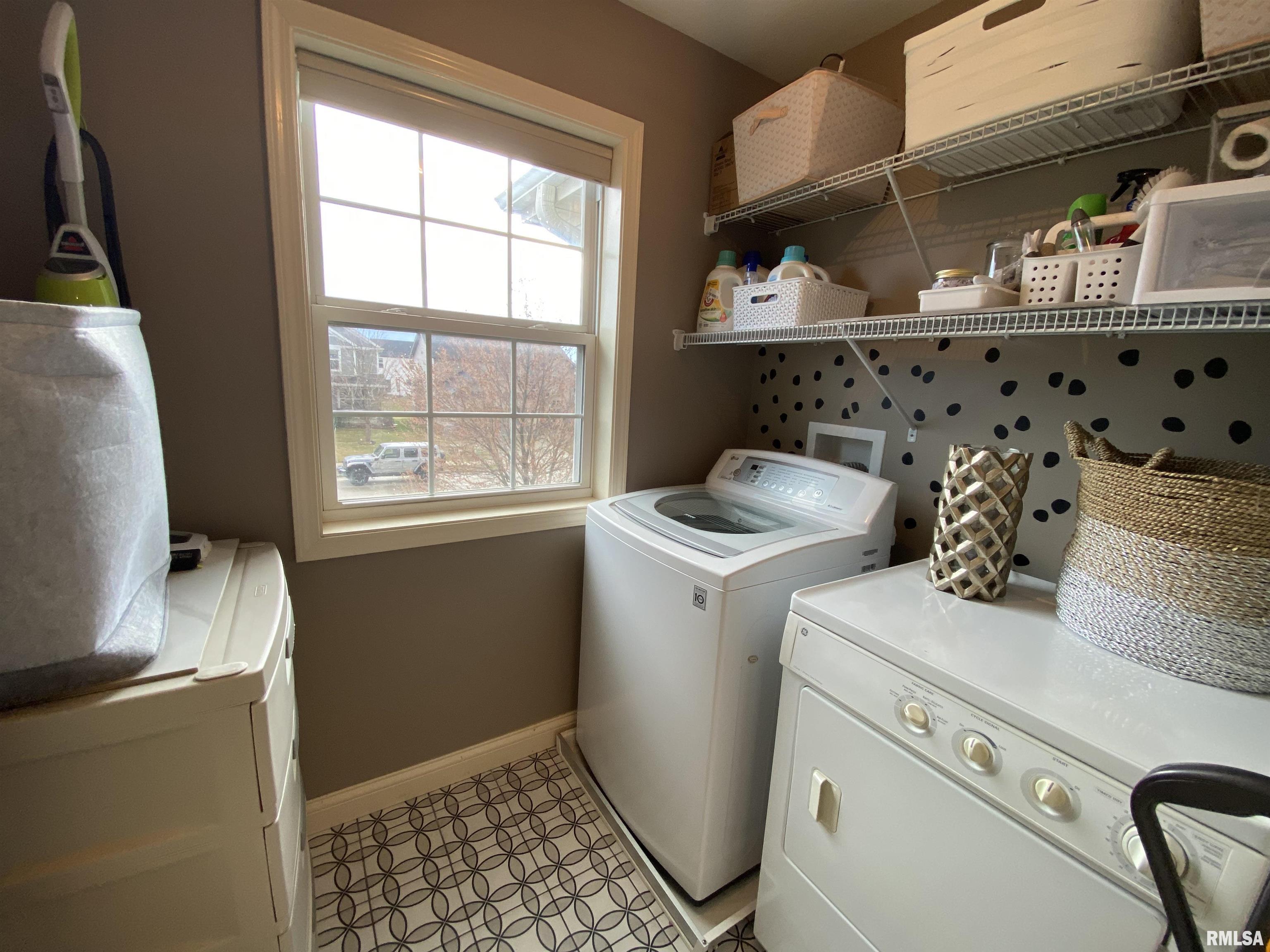 2811 W School Street, Dunlap, Illinois image 34