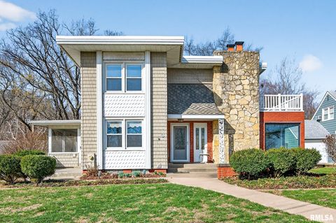 Homes For Sale - 3 Jefferson Court<br/> Bartonville, IL 61607