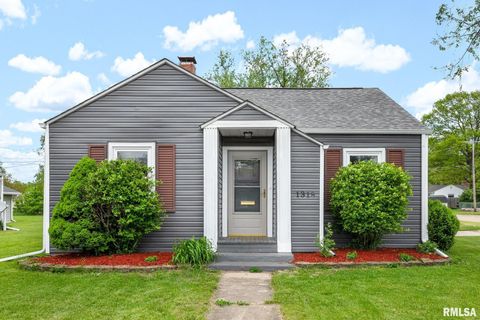 Photo of 1318 N HOYT Street, Chillicothe, IL 61523 (MLS # PA1266066)