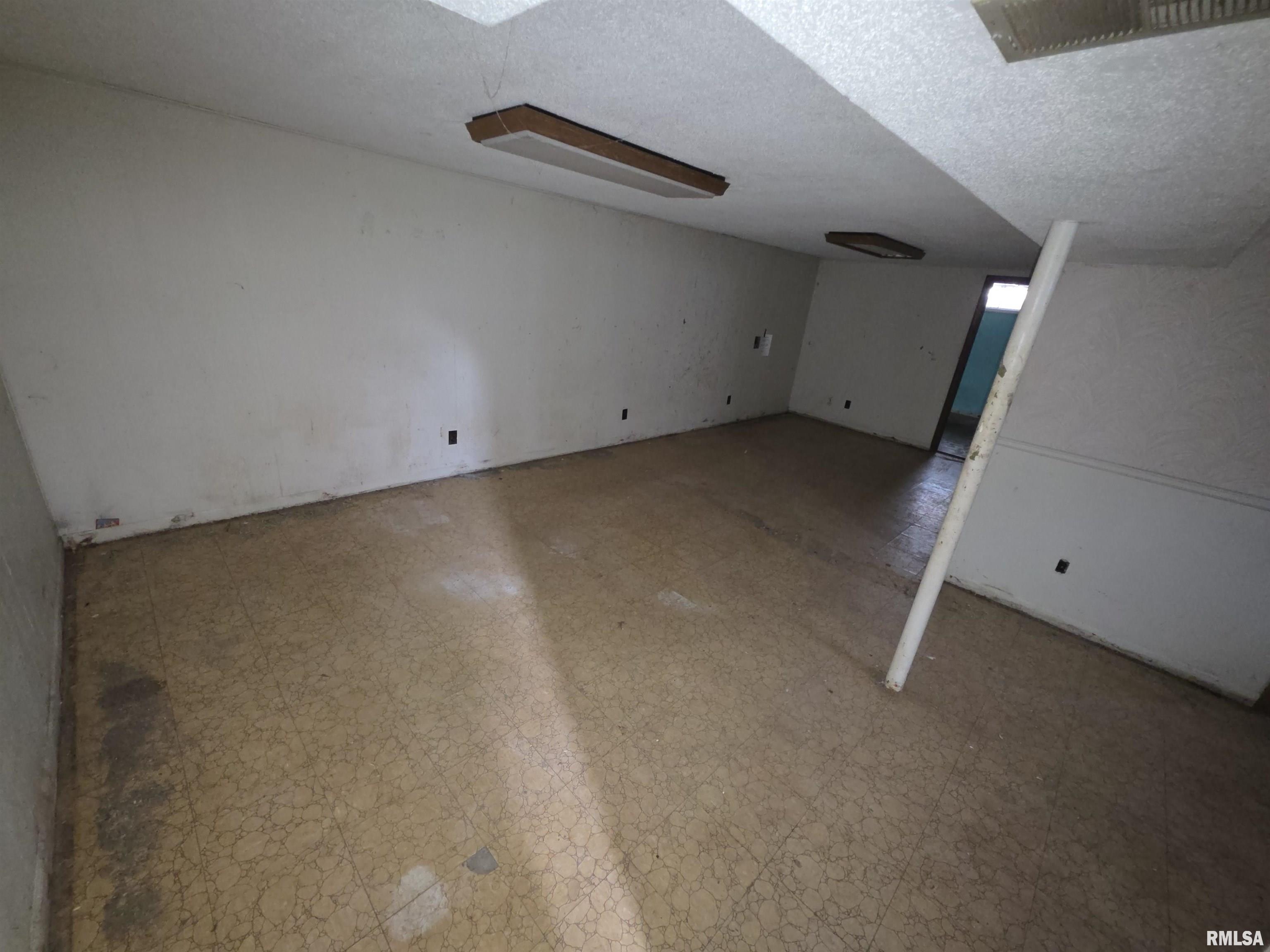 2608 Sandgate Road, Springfield, Illinois image 19