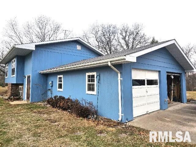 501 N Hun Street, Colchester, Illinois image 2