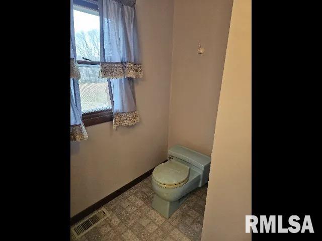501 N Hun Street, Colchester, Illinois image 19