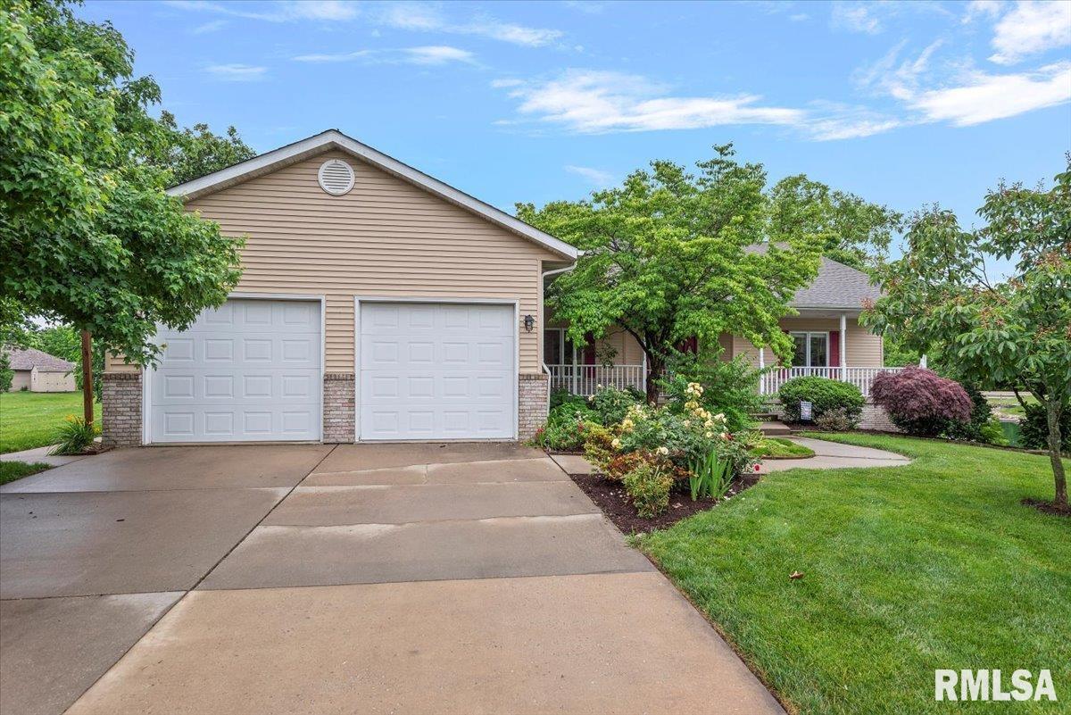 142 Lilac Lane, Chatham, Illinois image 1