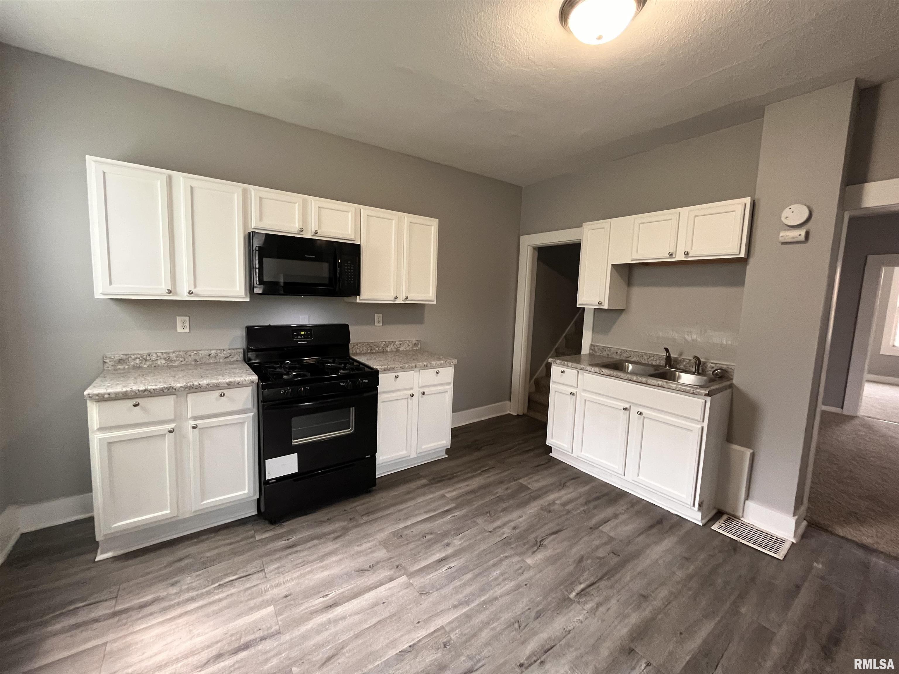 1627 W 4th Street, Davenport, Iowa image 4