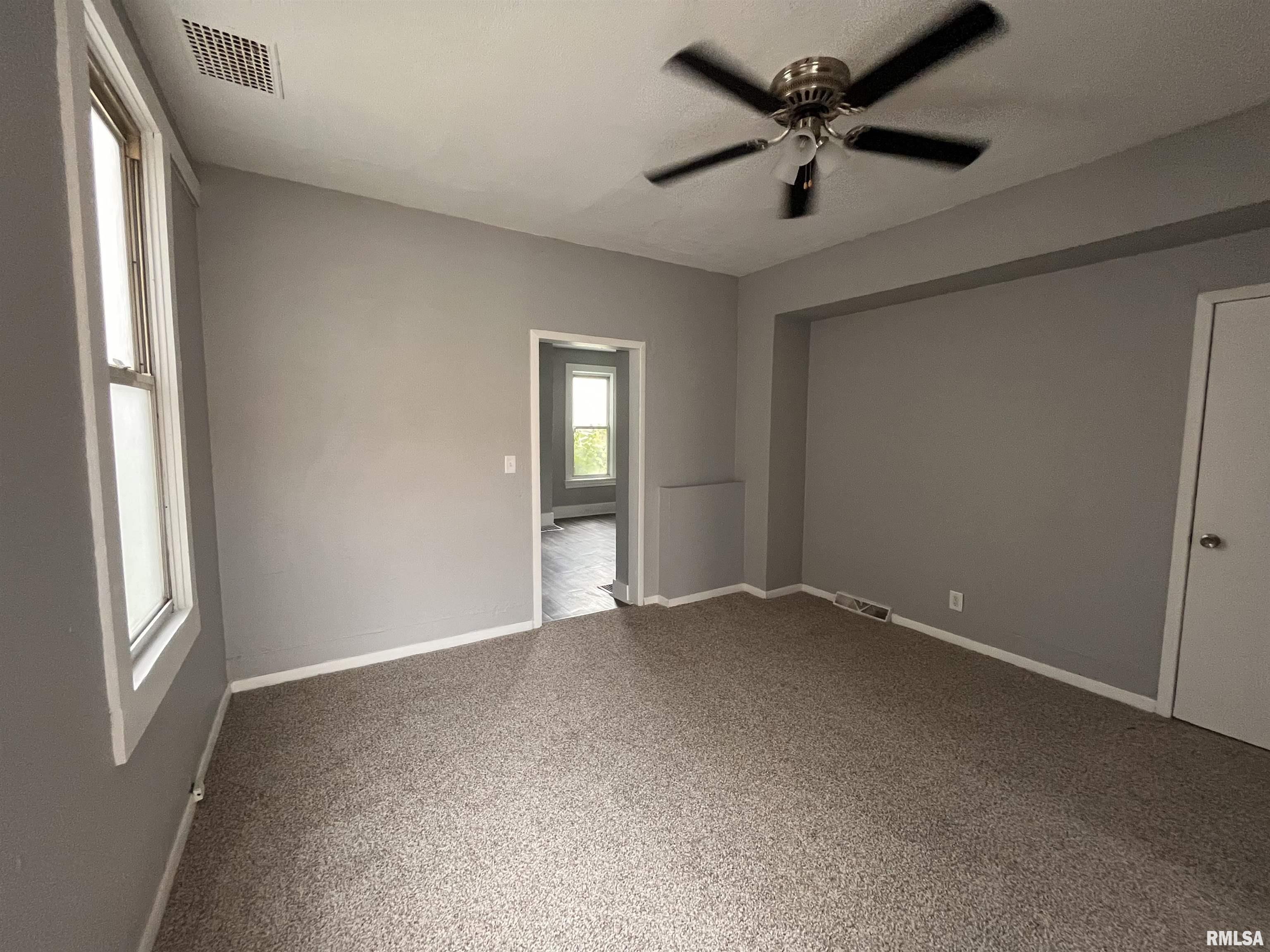 1627 W 4th Street, Davenport, Iowa image 2