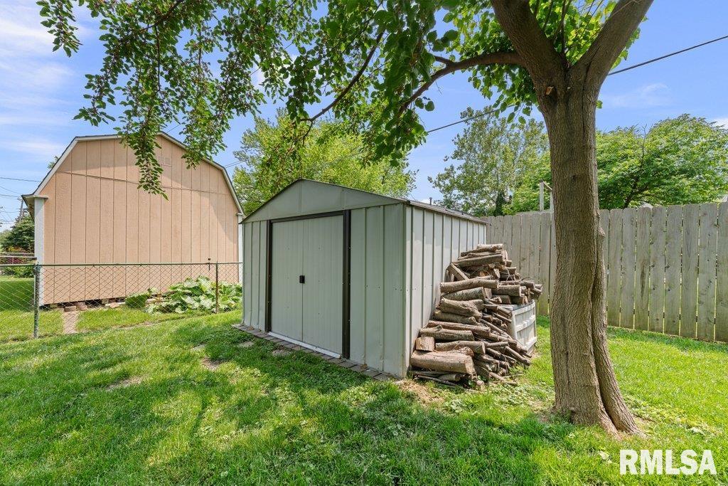 2303 Pinehurst Street, Bettendorf, Iowa image 38