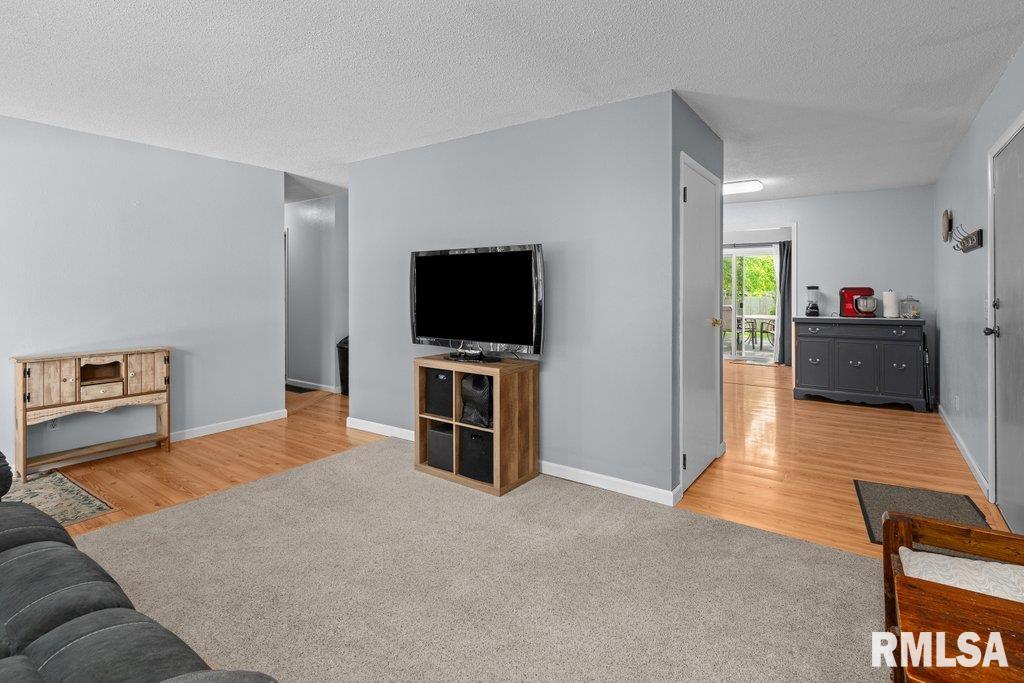 2303 Pinehurst Street, Bettendorf, Iowa image 6