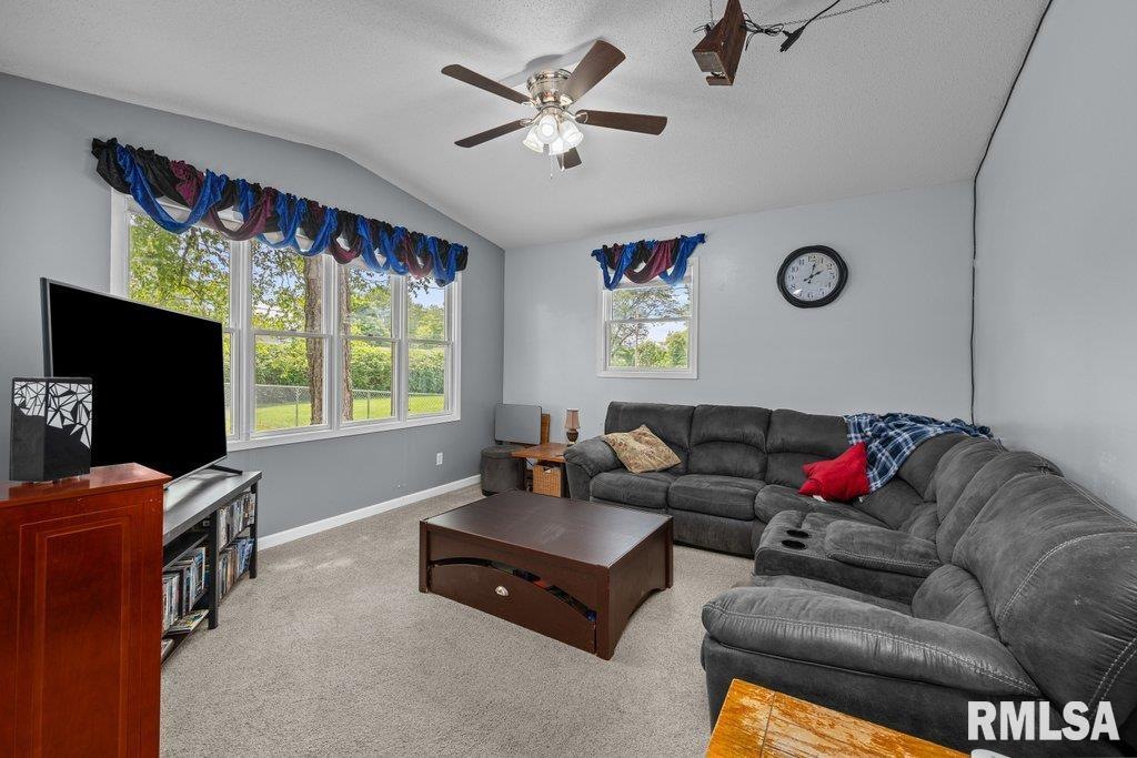 2303 Pinehurst Street, Bettendorf, Iowa image 12