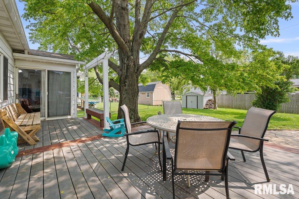 2303 Pinehurst Street, Bettendorf, Iowa image 33