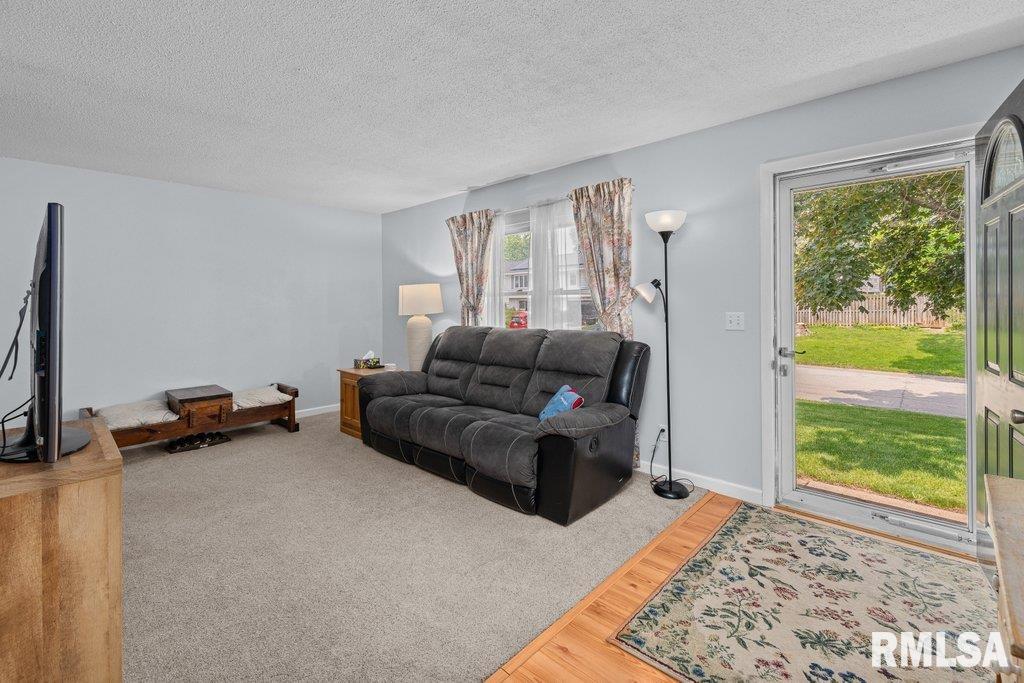 2303 Pinehurst Street, Bettendorf, Iowa image 5