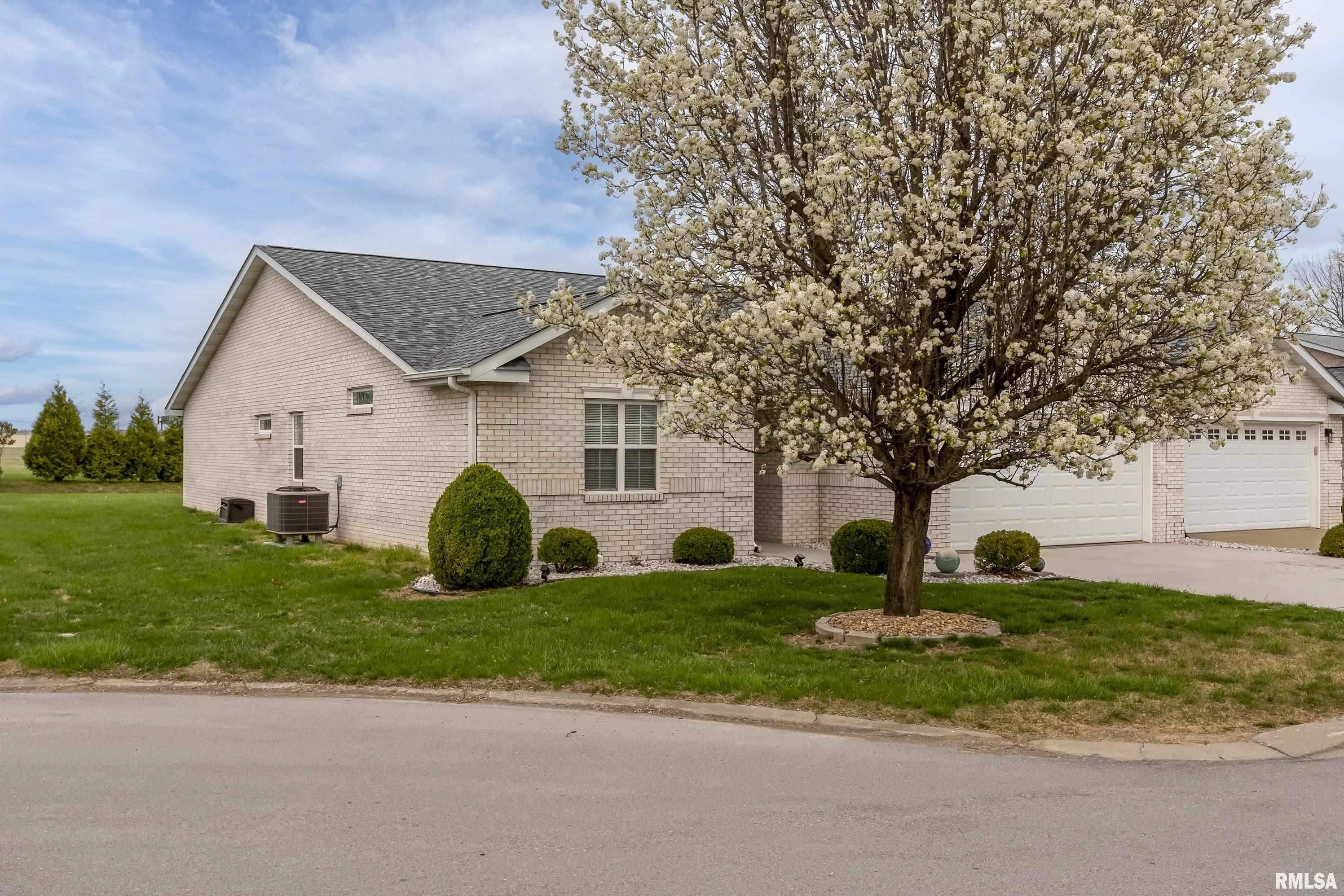 659 Lake Harbor Drive, Marion, Illinois image 4