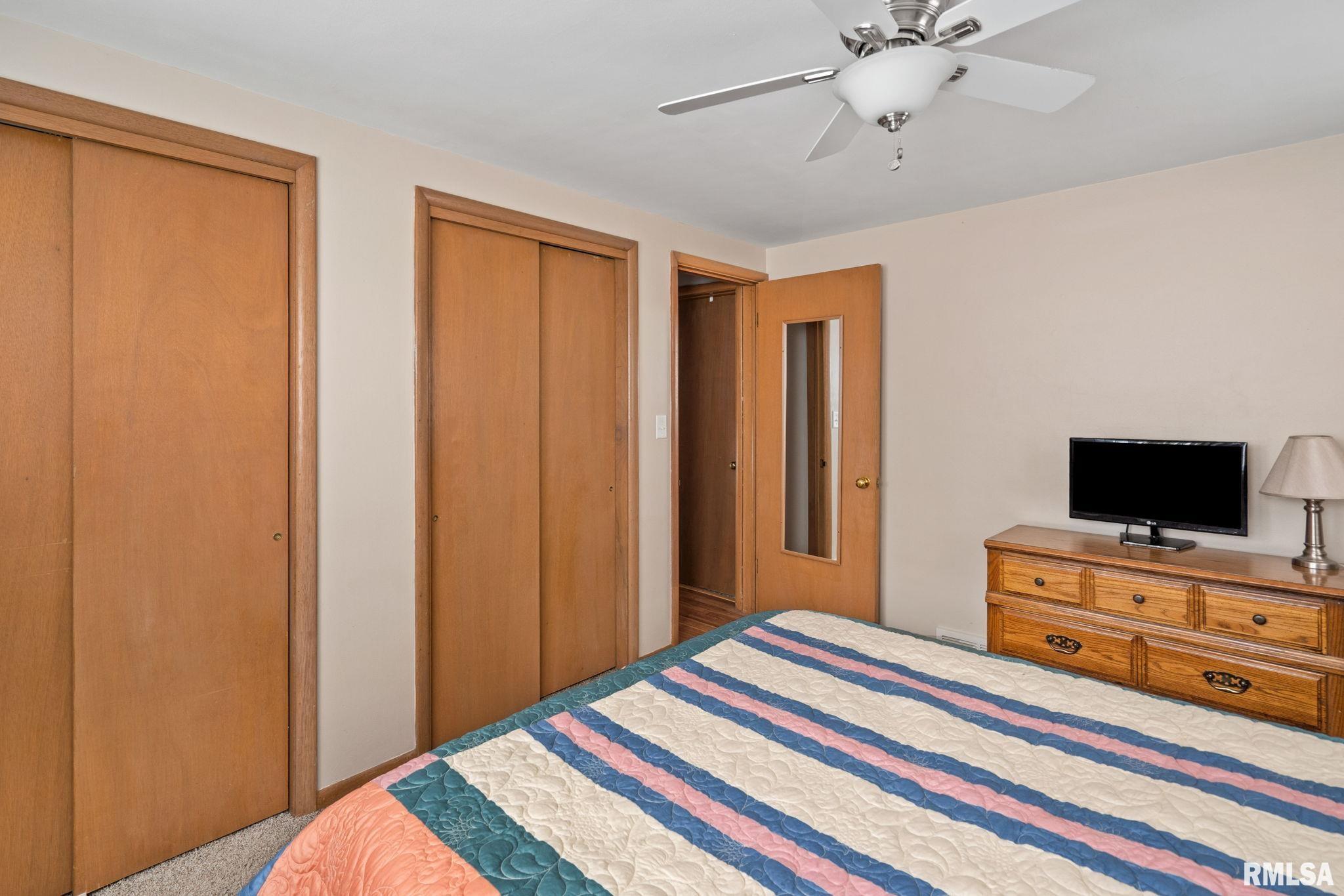 932 Jones Street, Bettendorf, Iowa image 14