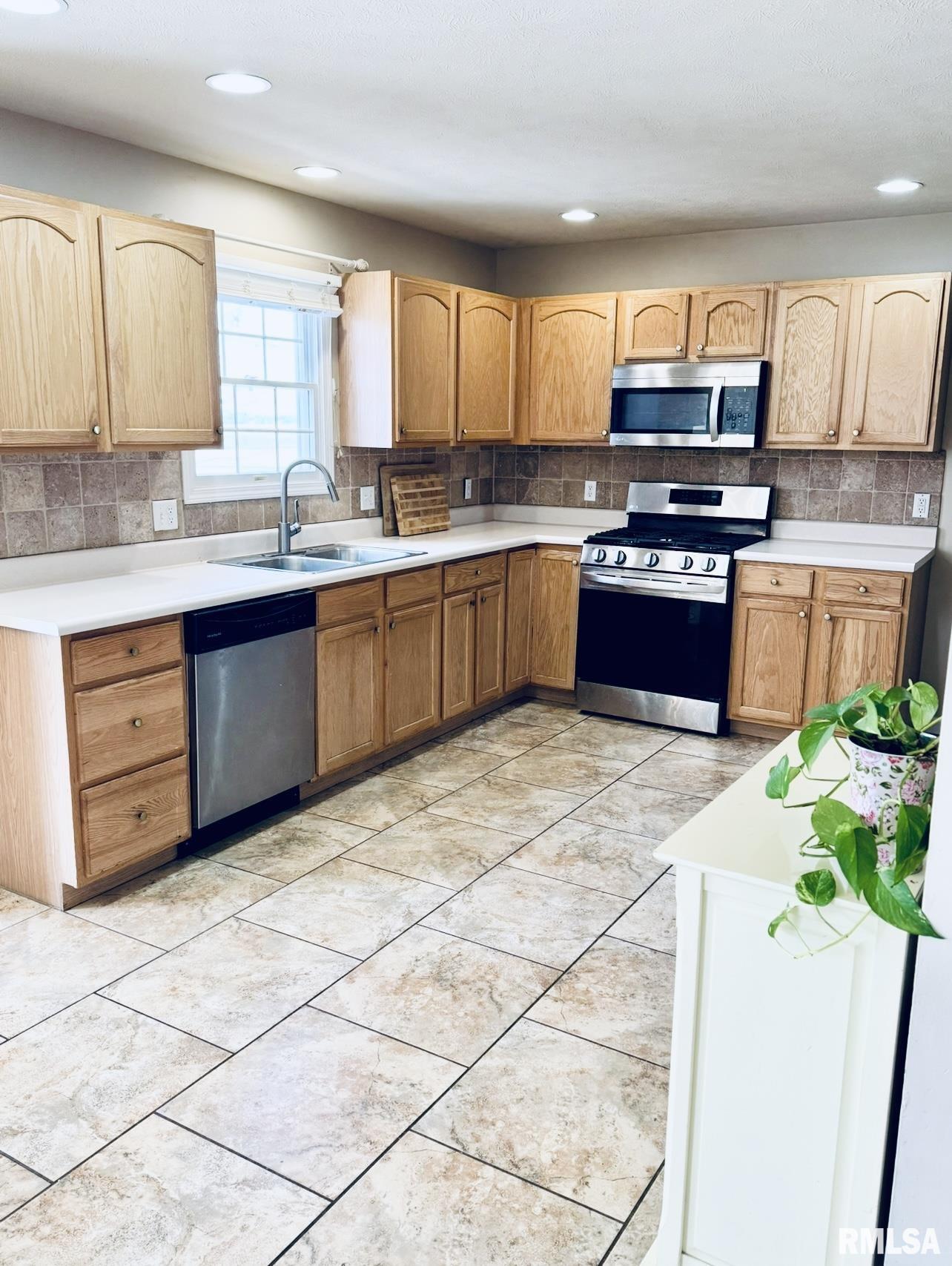 11511 N Scotts Trail, Dunlap, Illinois image 13