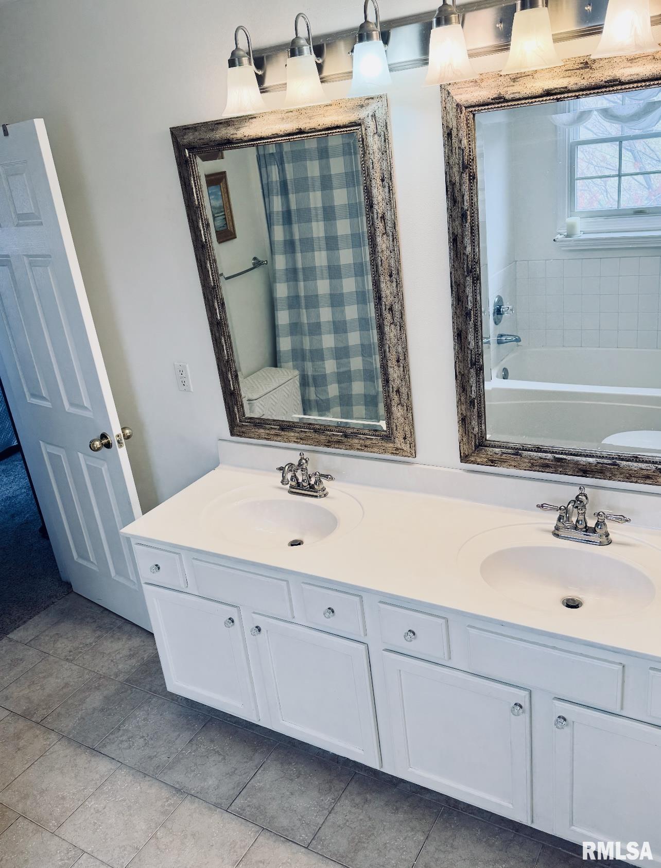 11511 N Scotts Trail, Dunlap, Illinois image 17