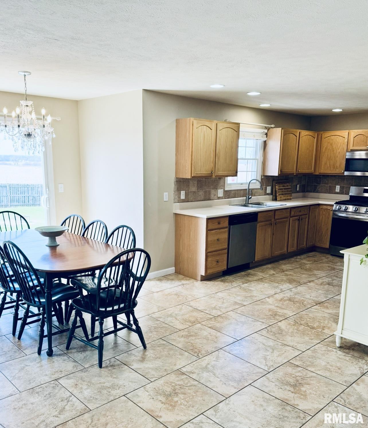 11511 N Scotts Trail, Dunlap, Illinois image 11