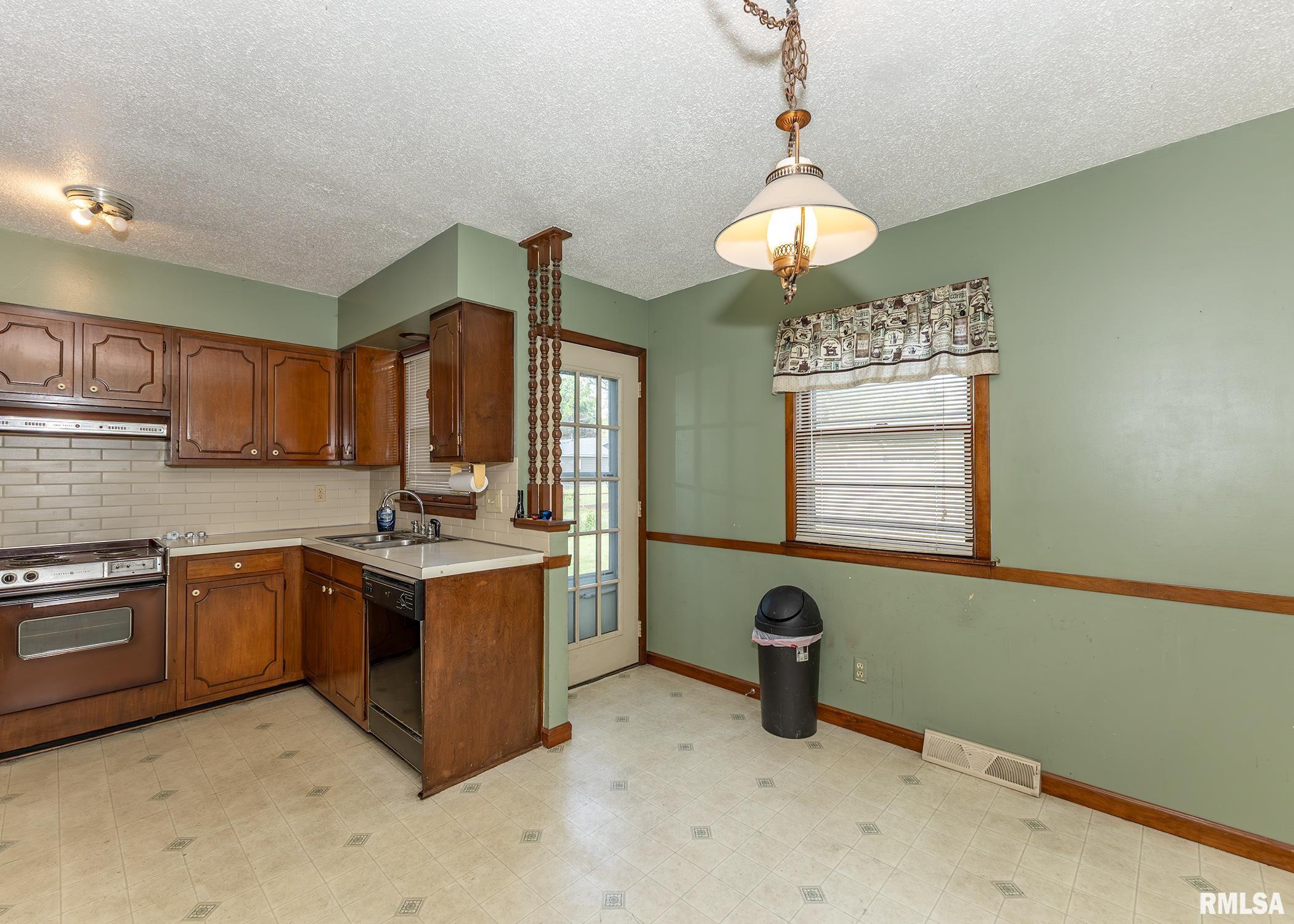 3717 N Linwood Avenue, Davenport, Iowa image 9