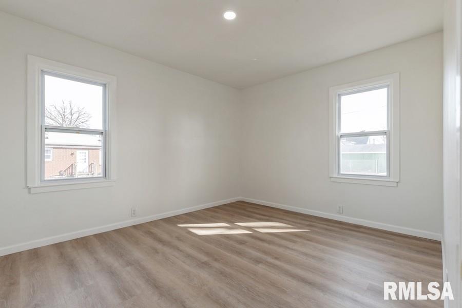 2377 Barker Street, Clinton, Iowa image 13