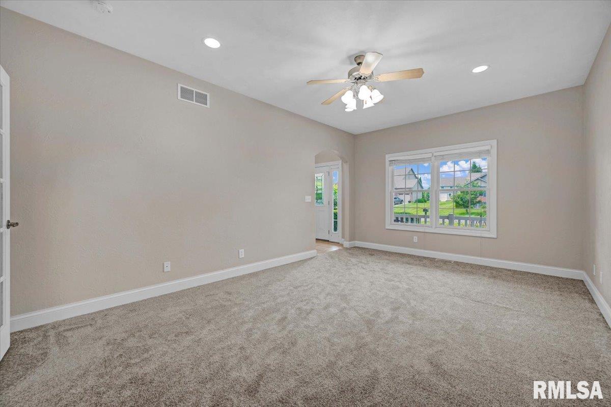 412 Westminster Road, Germantown Hills, Illinois image 4